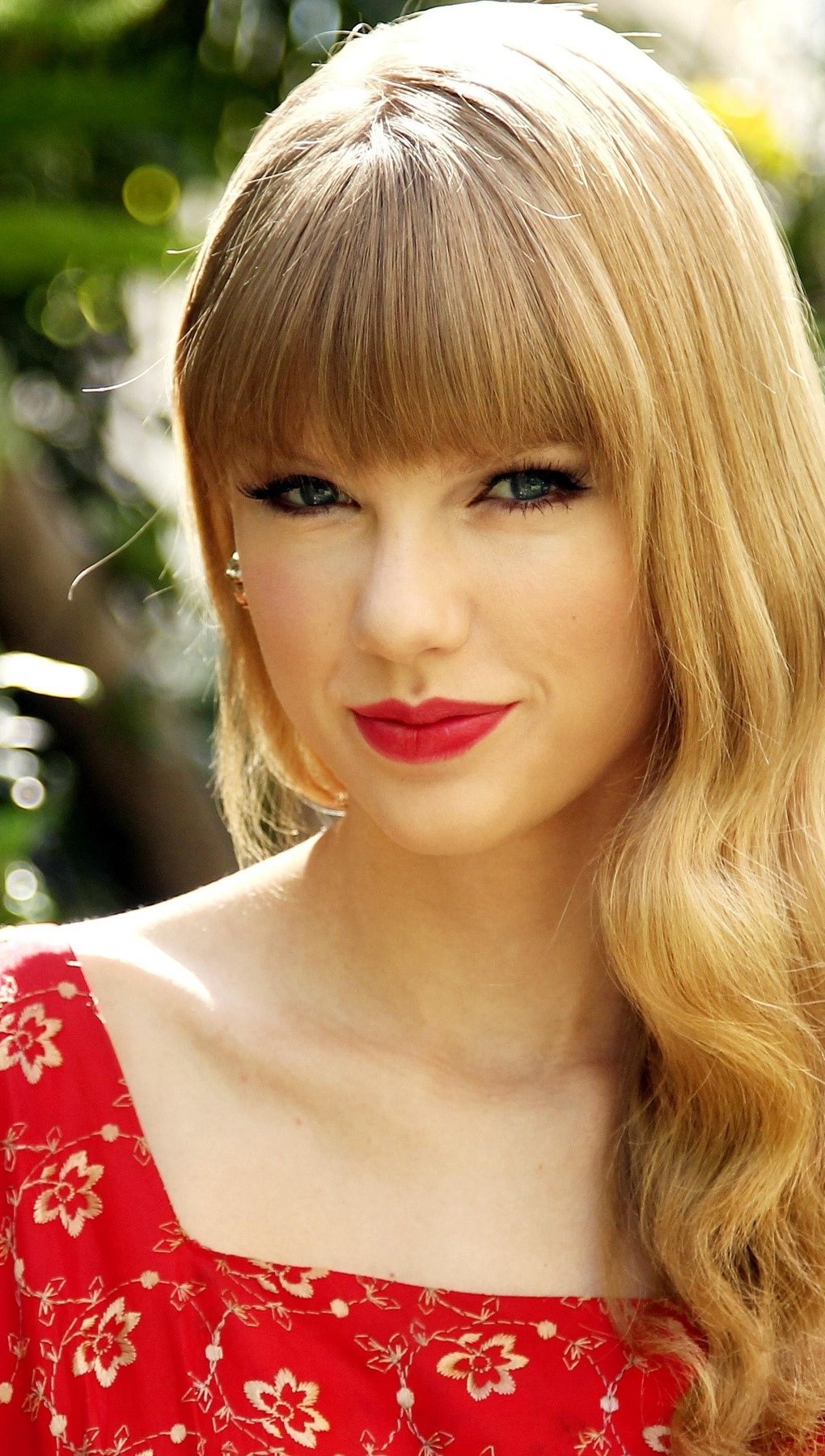 Taylor Swift Red Wallpapers