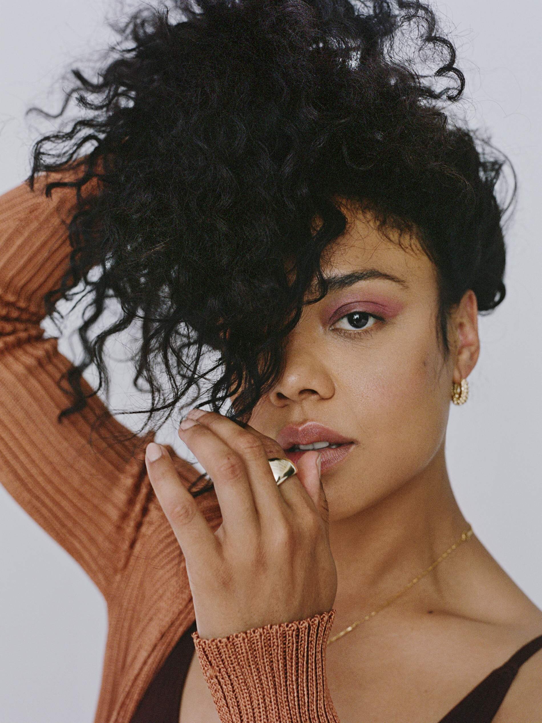 Tessa Thompson Portrait 2020 Wallpapers