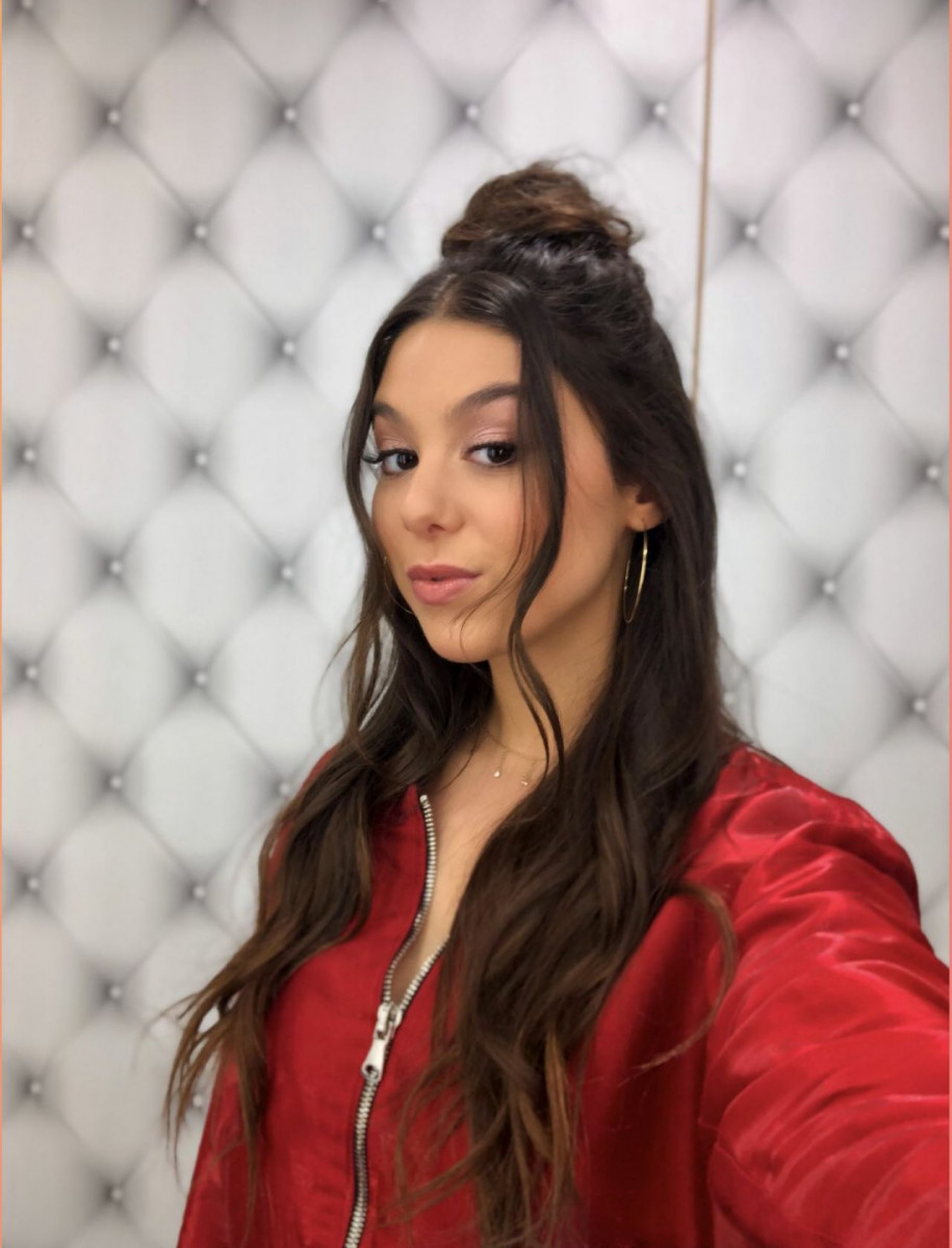 The Thundermans Actress Kira Kosarin 2018 Wallpapers