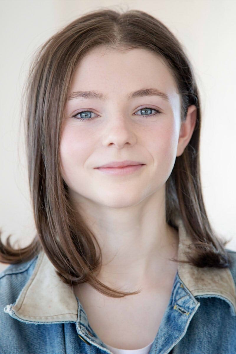 Thomasin McKenzie Wallpapers