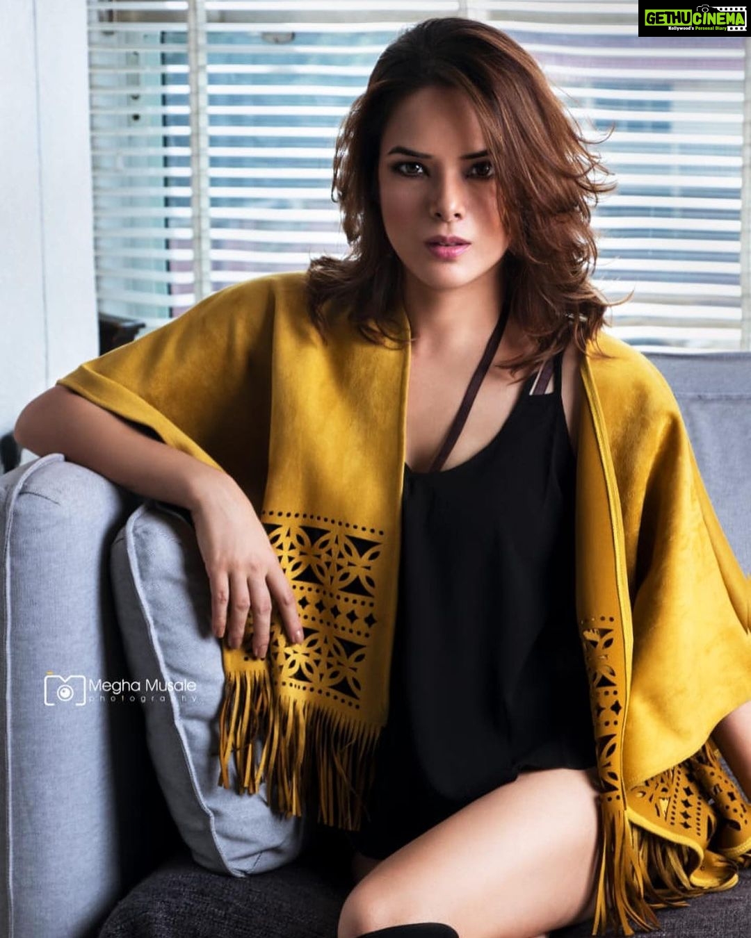 Udita Goswami Wallpapers