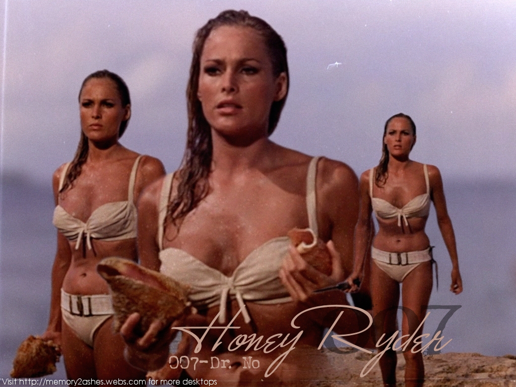 Ursula Andress Wallpapers