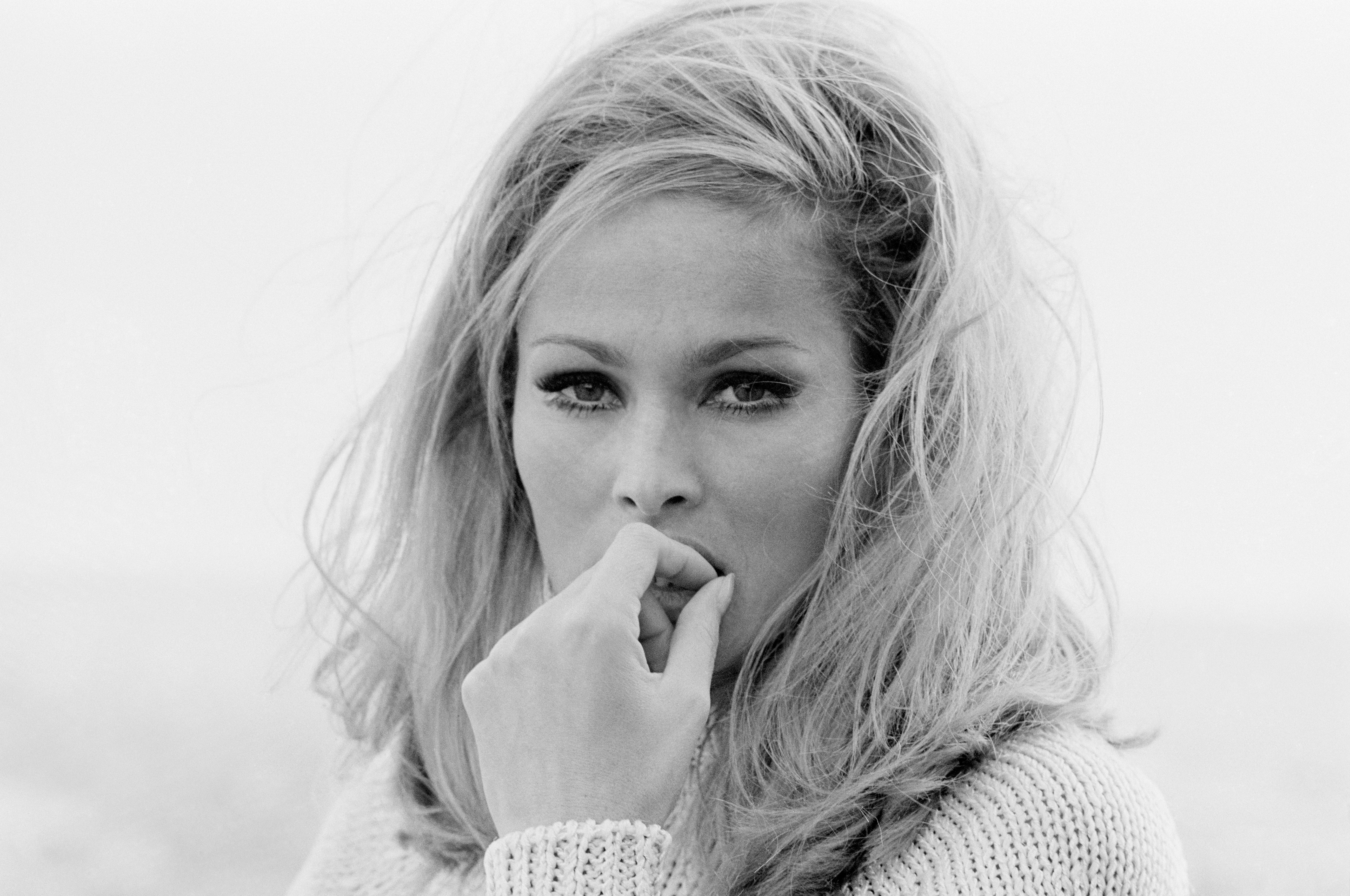 Ursula Andress Wallpapers