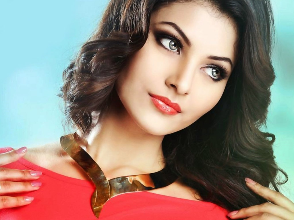 Urvashi Rautela Wallpapers