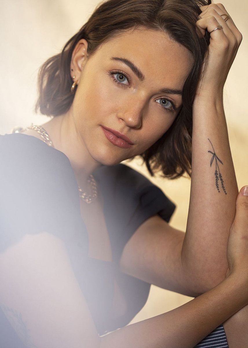 Violett Beane Portrait Wallpapers