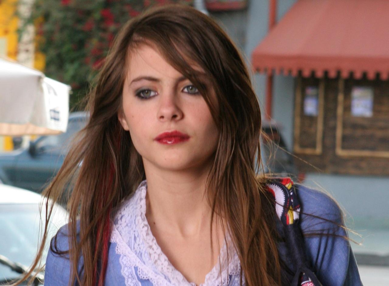 Willa Holland Wallpapers