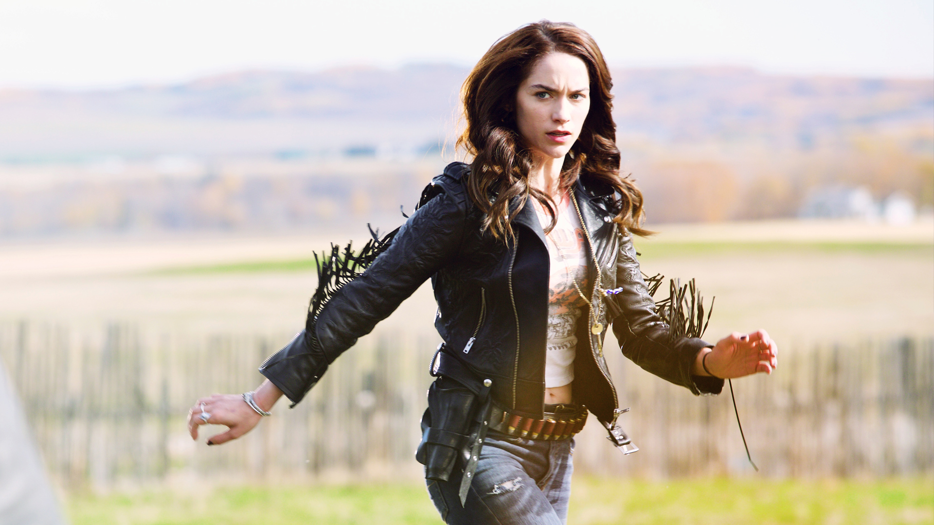 Wynonna Earp Melanie Scrofano Comic Con Wallpapers