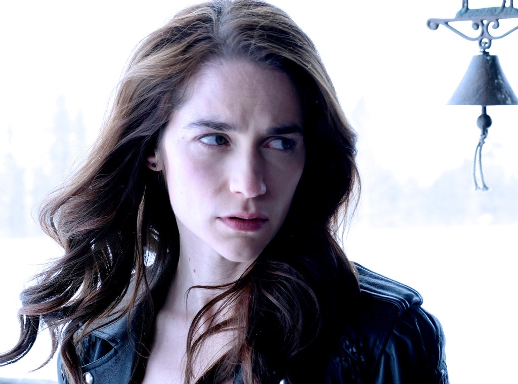 Wynonna Earp Melanie Scrofano Comic Con Wallpapers