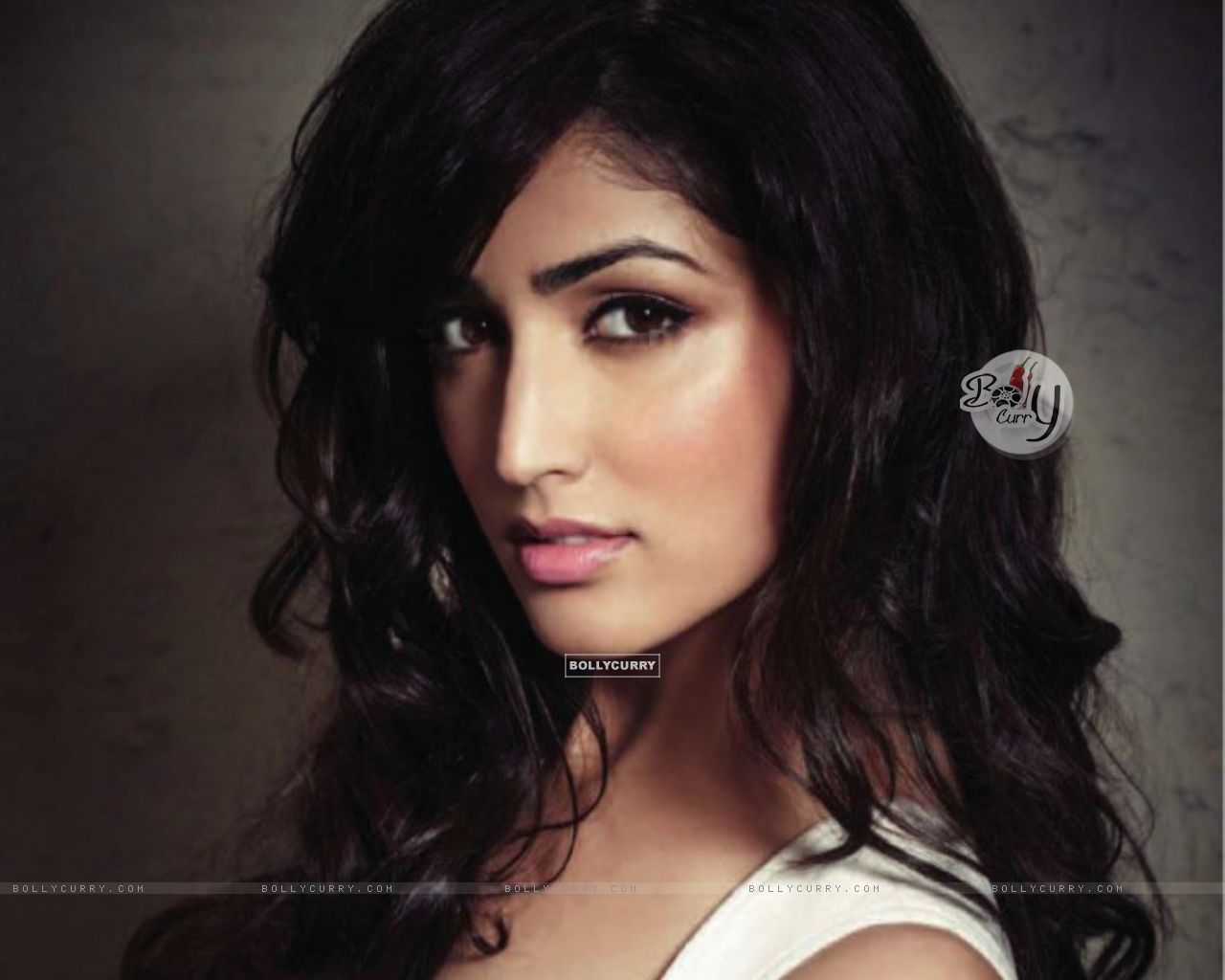 Yami Gautam Wallpapers