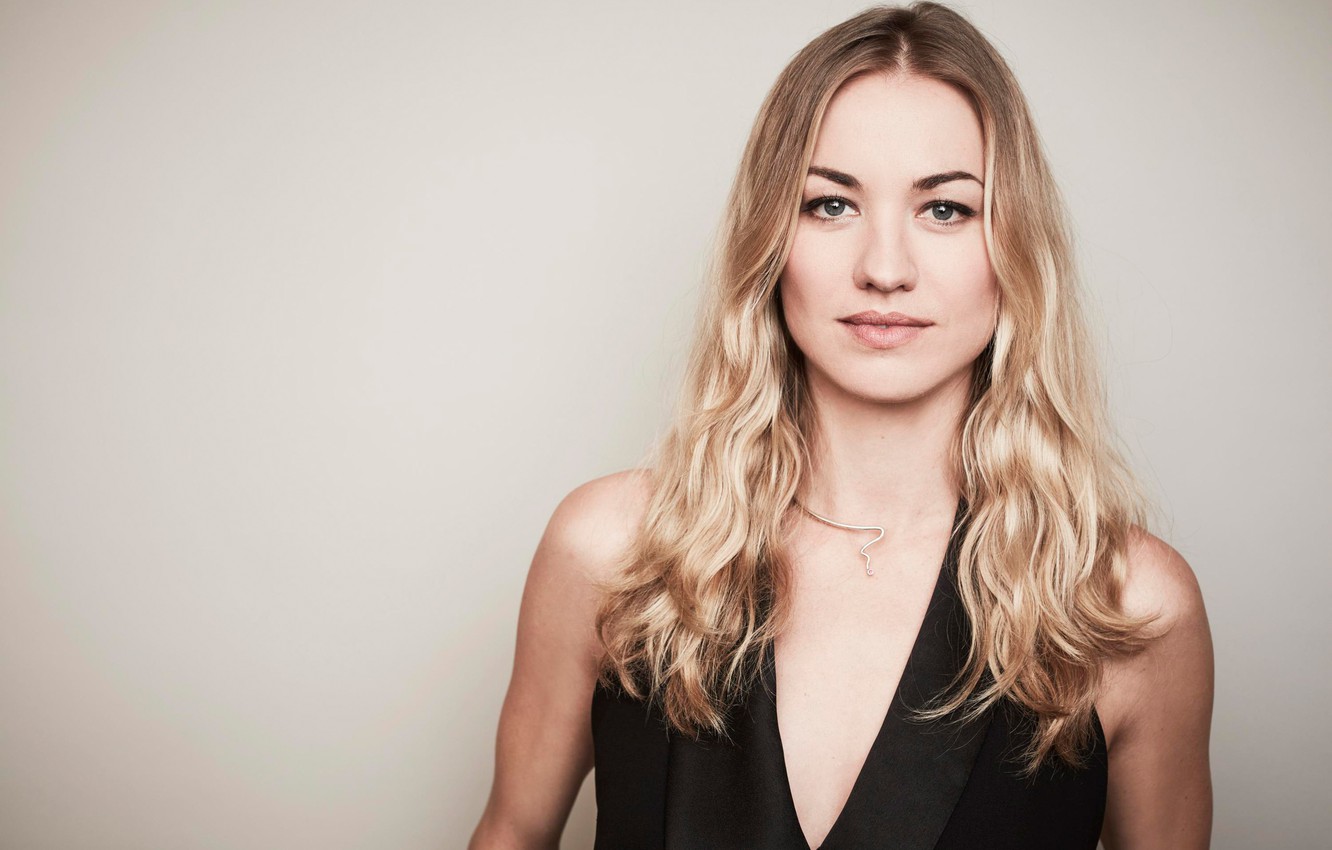 Yvonne Strahovski Wallpapers