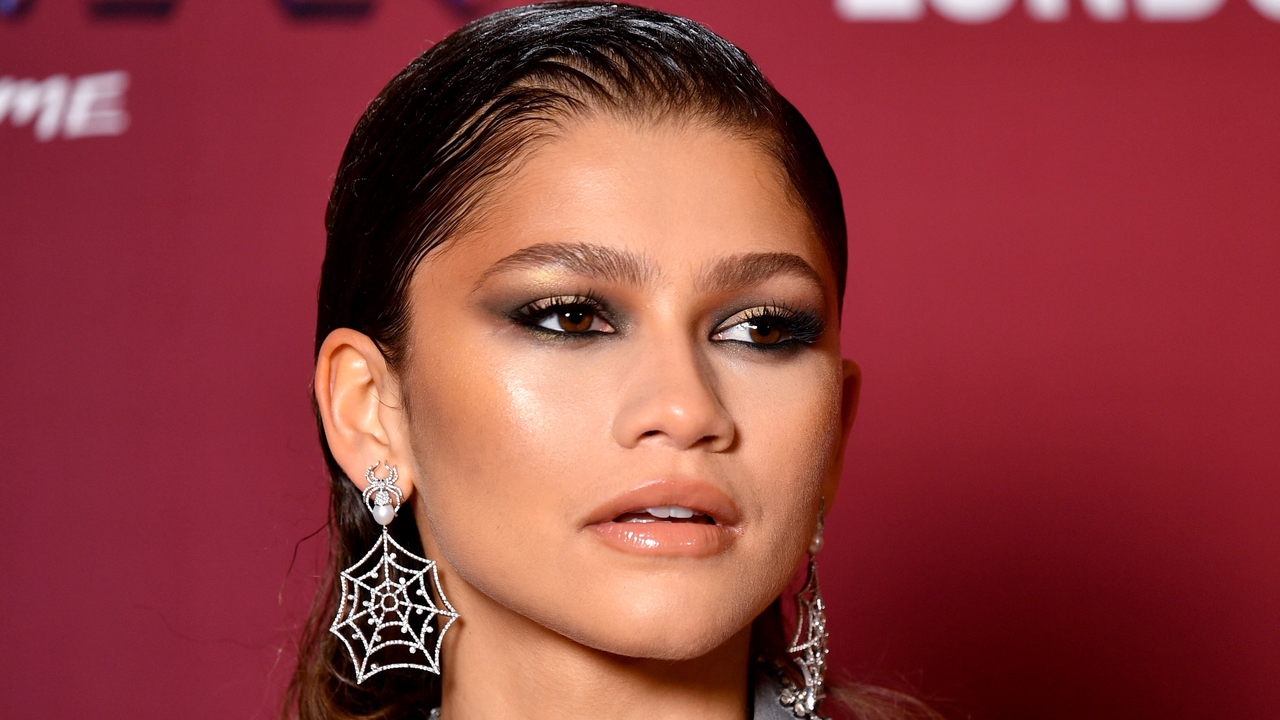 Zendaya Portrait 2021 Wallpapers