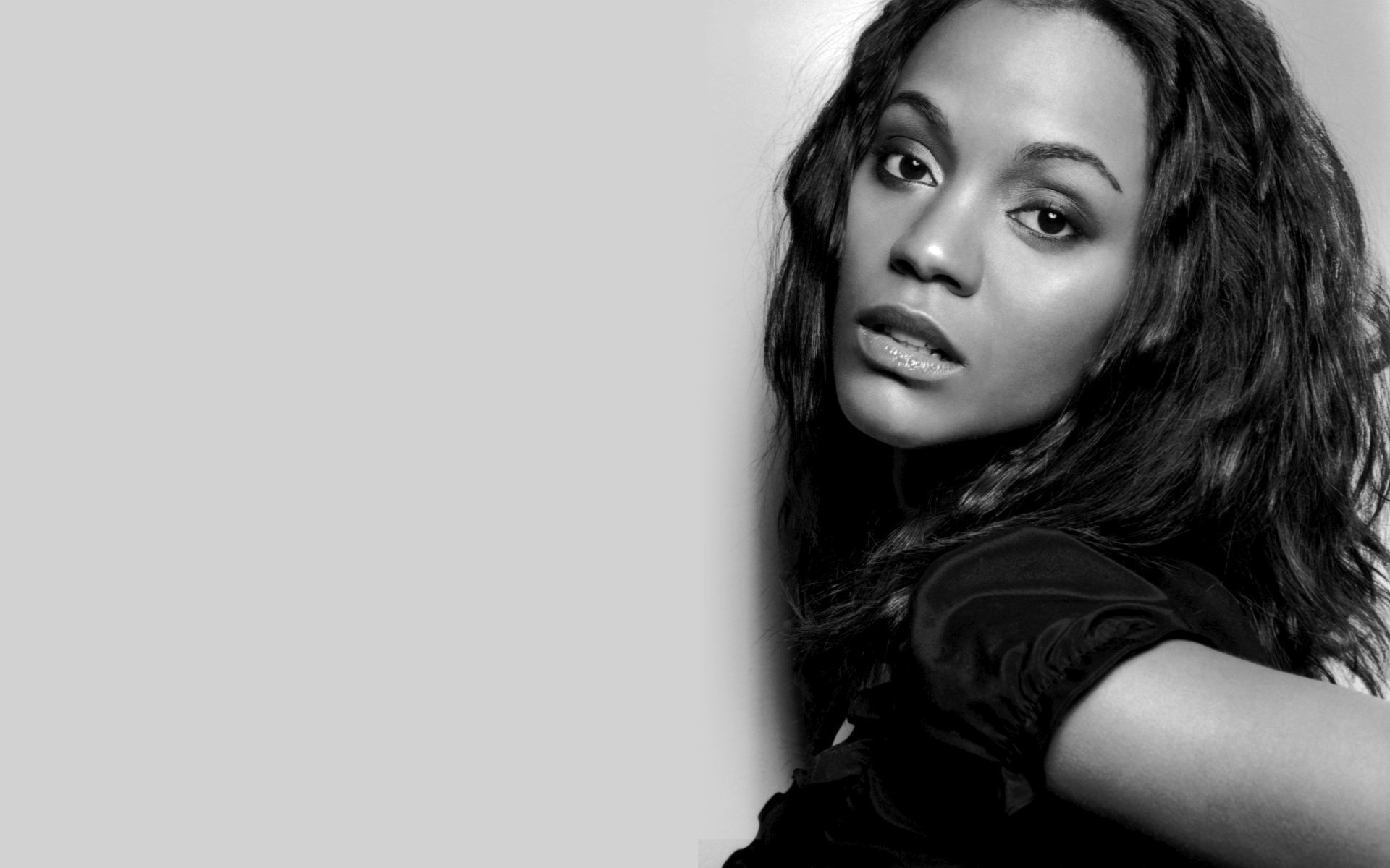 Zoe Saldana Wallpapers