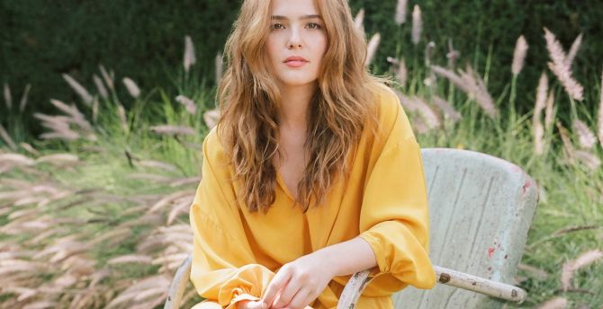 Zoey Deutch Wallpapers