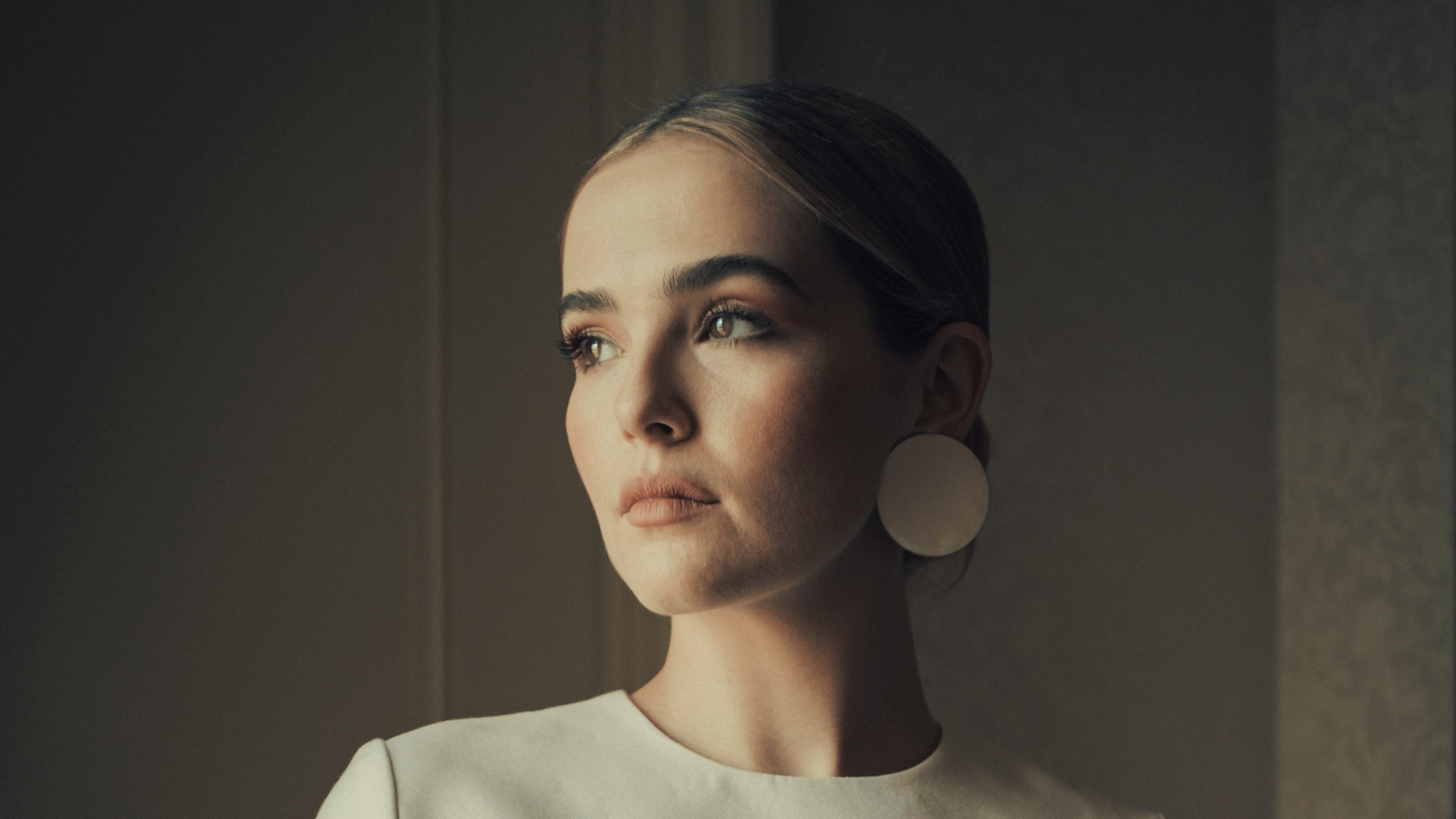 Zoey Deutch 2018 Wallpapers