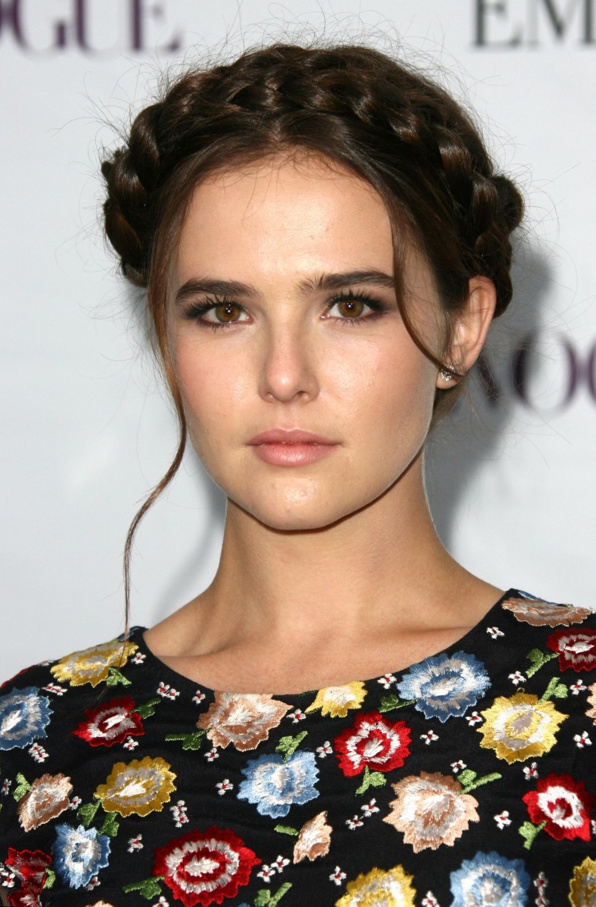 Zoey Deutch Hot In Red Wallpapers