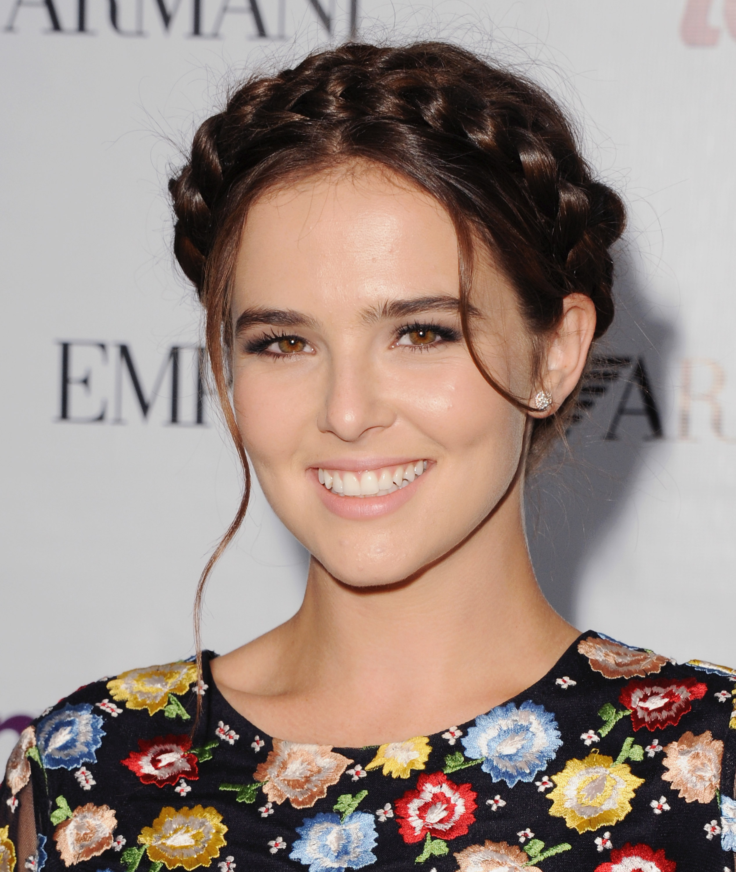 Zoey Deutch Hot In Red Wallpapers