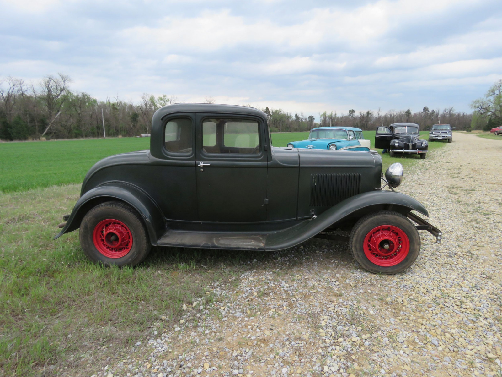 1932 Ford Five Window Coupe Wallpapers