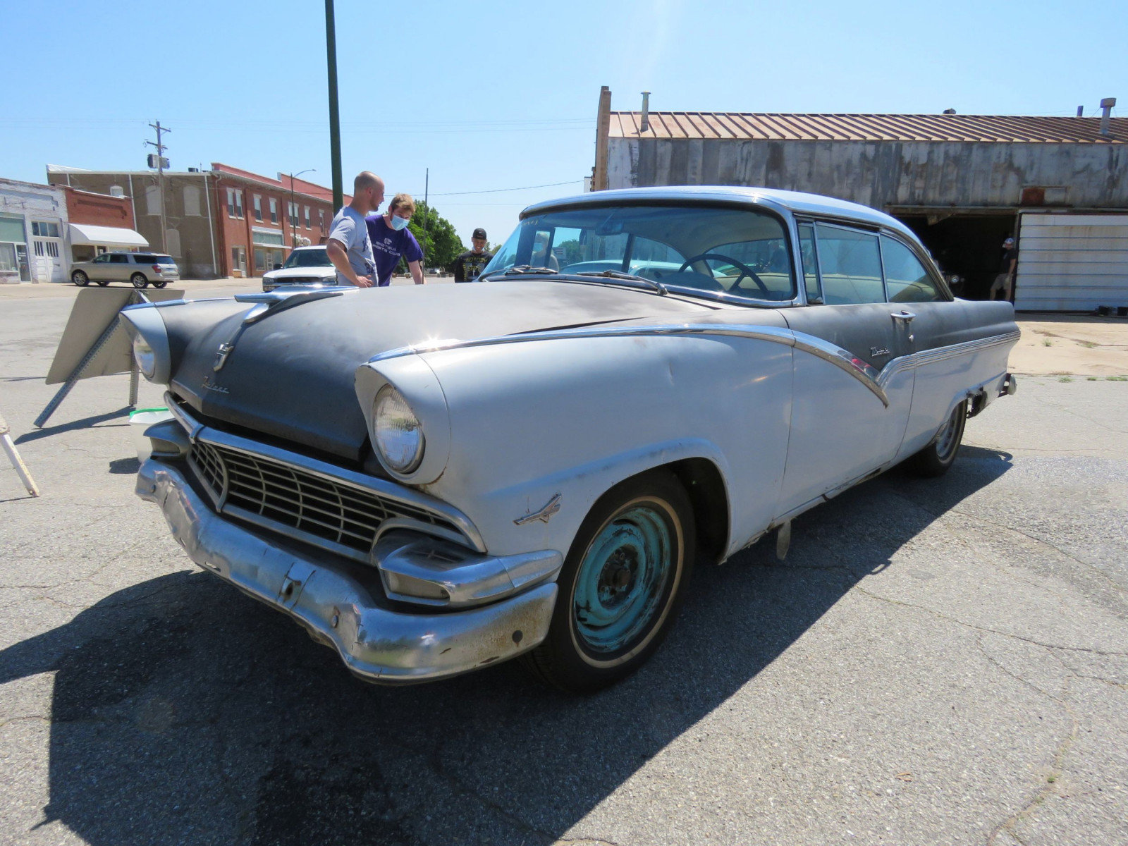 1956 Ford Victoria Wallpapers