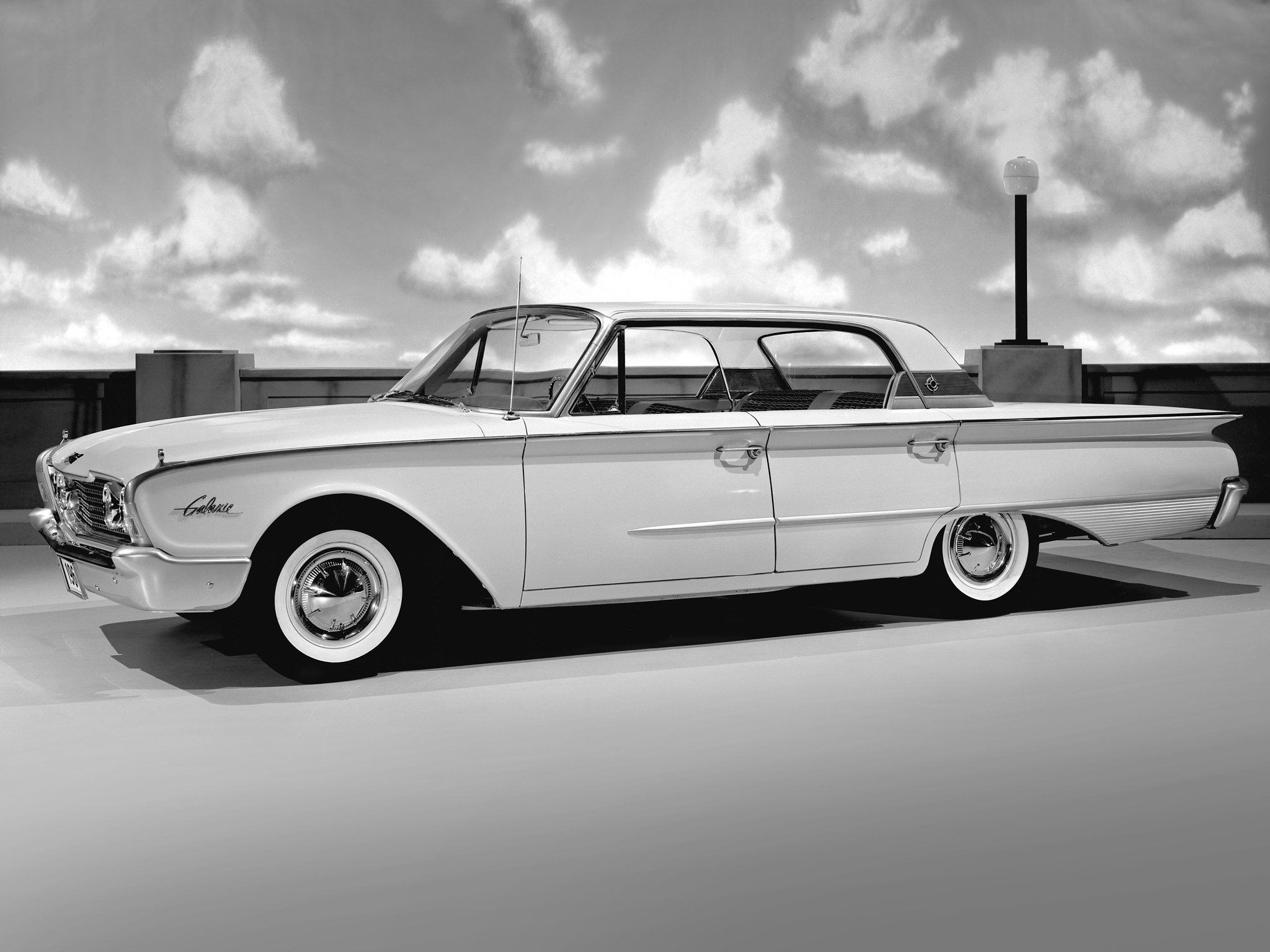 1960 Ford Galaxie Sunliner Wallpapers