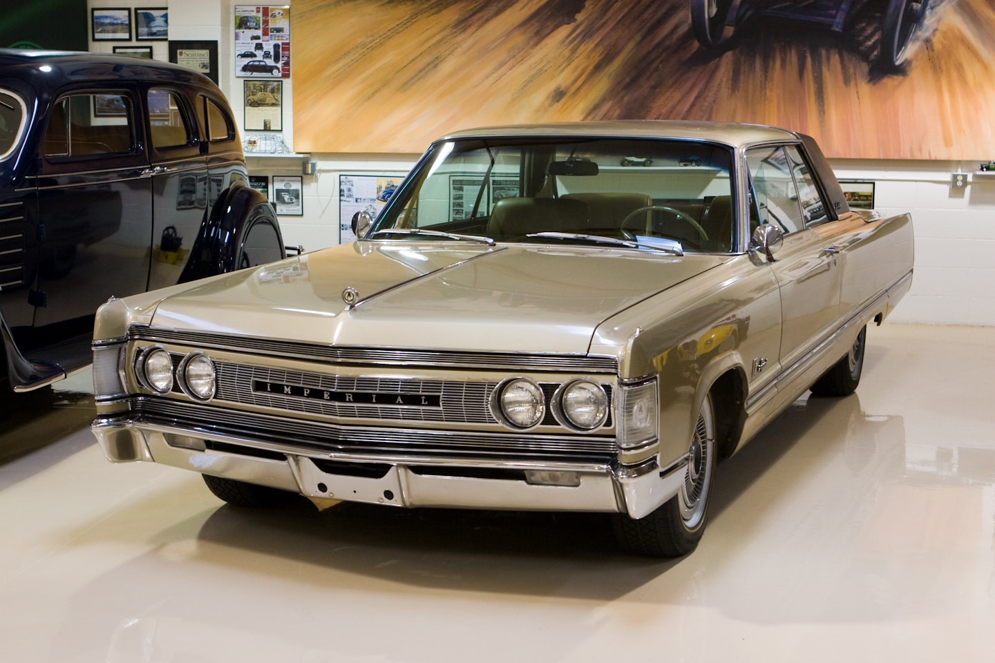 1967 Chrysler Imperial Crown Coupe Wallpapers