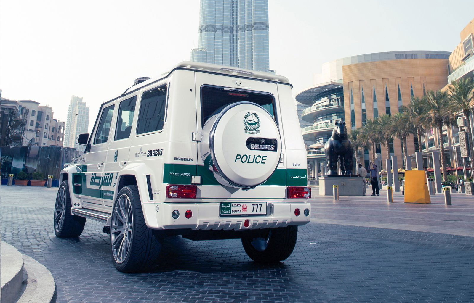 2013 Brabus B63S 700 Widestar Dubai Police Edition Wallpapers