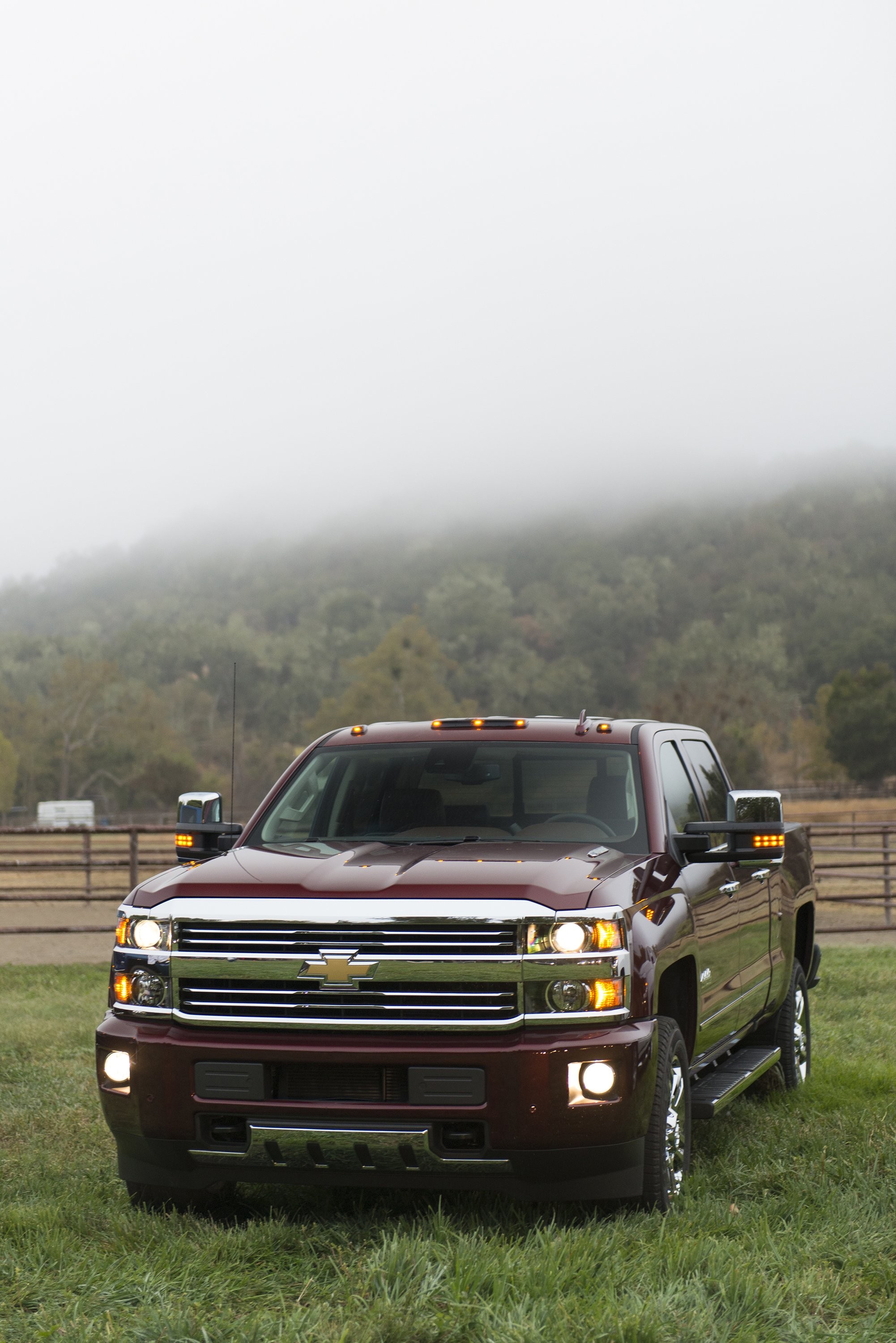 2013 Chevrolet Silverado High Country Crew Cab Wallpapers