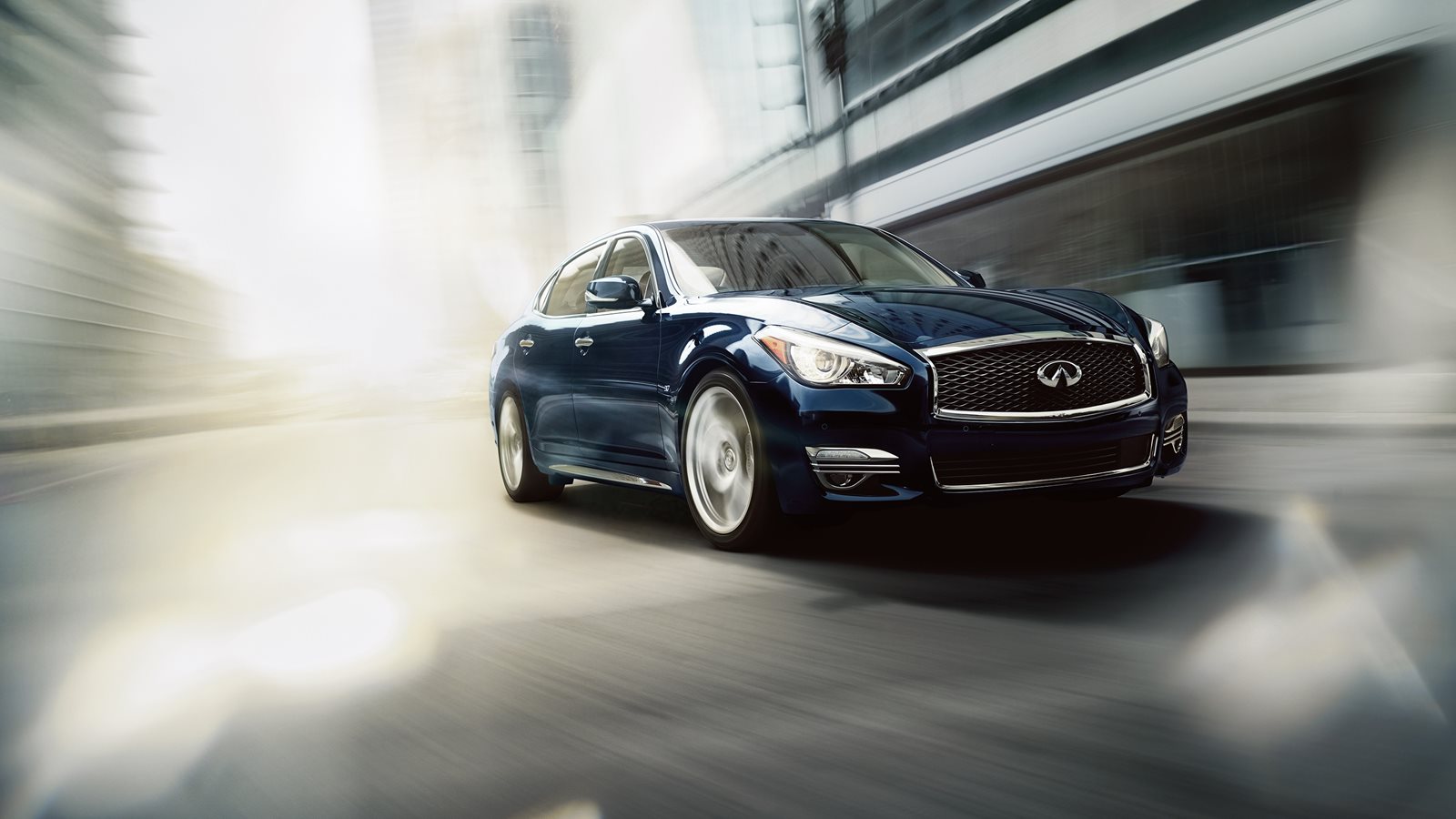 2015 Infiniti Q70 Wallpapers