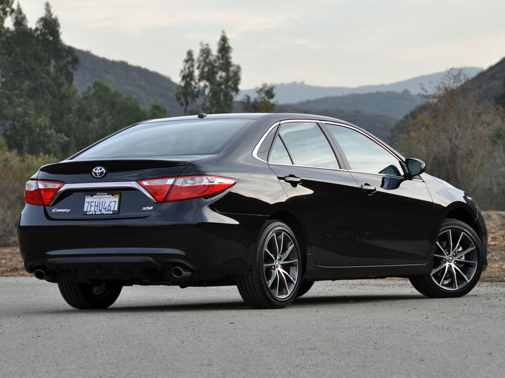 2015 Toyota Camry Wallpapers