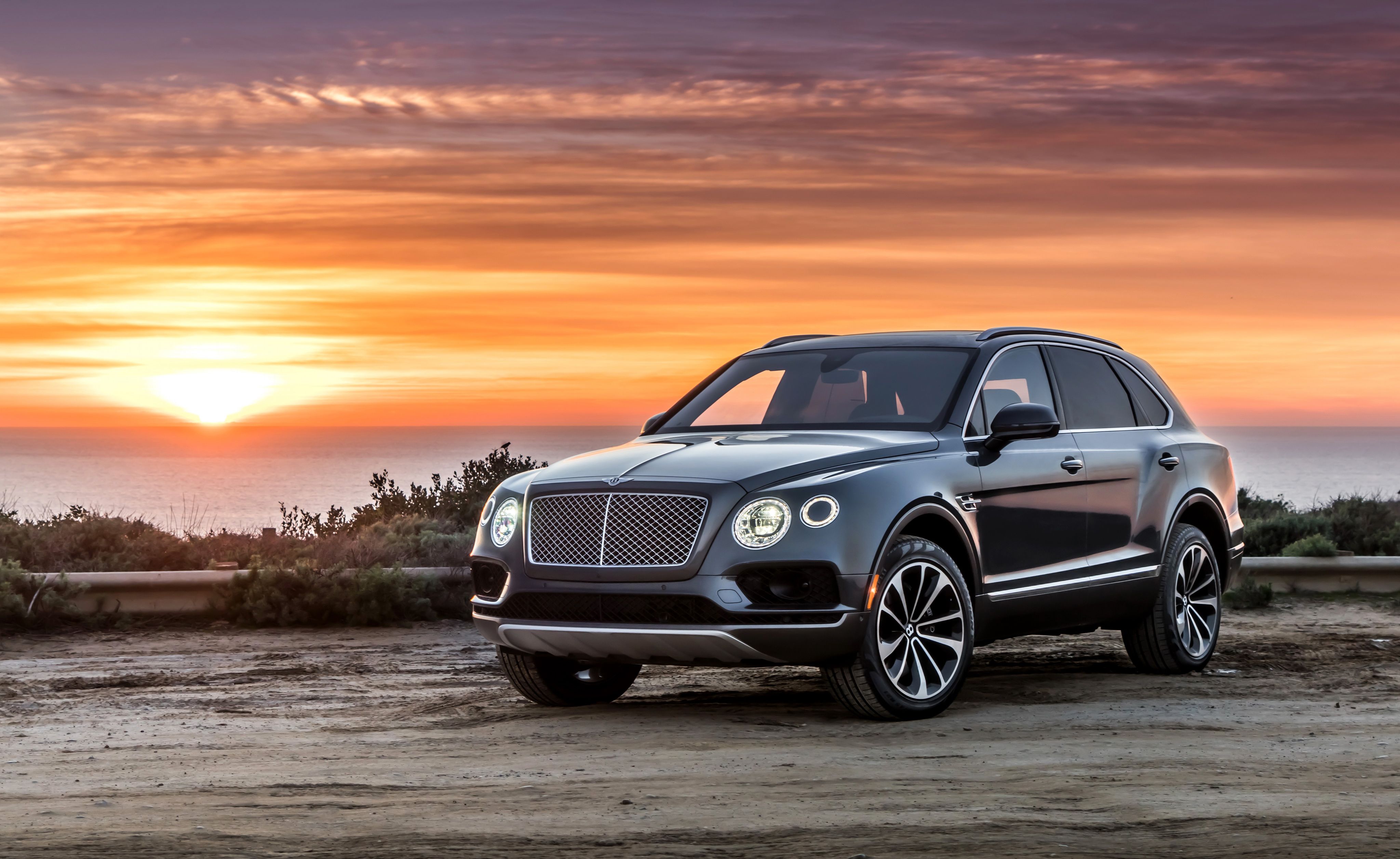 2019 Bentley Bentayga V8 Wallpapers