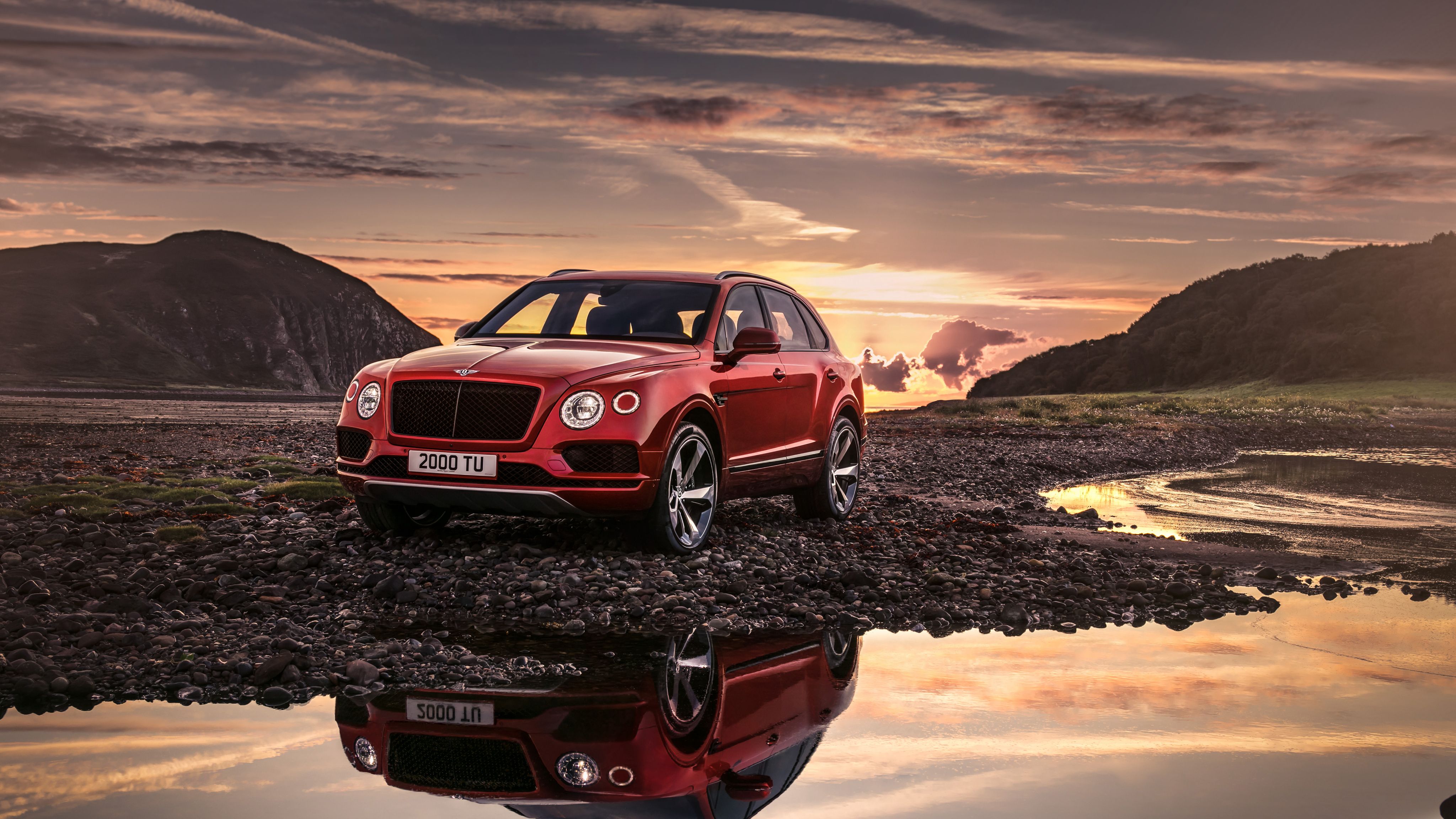 2019 Bentley Bentayga V8 Wallpapers