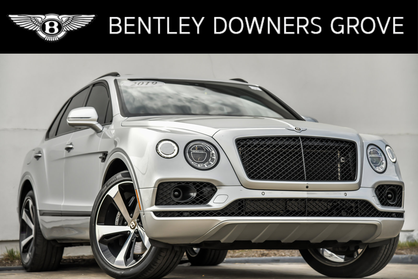 2019 Bentley Bentayga V8 Wallpapers