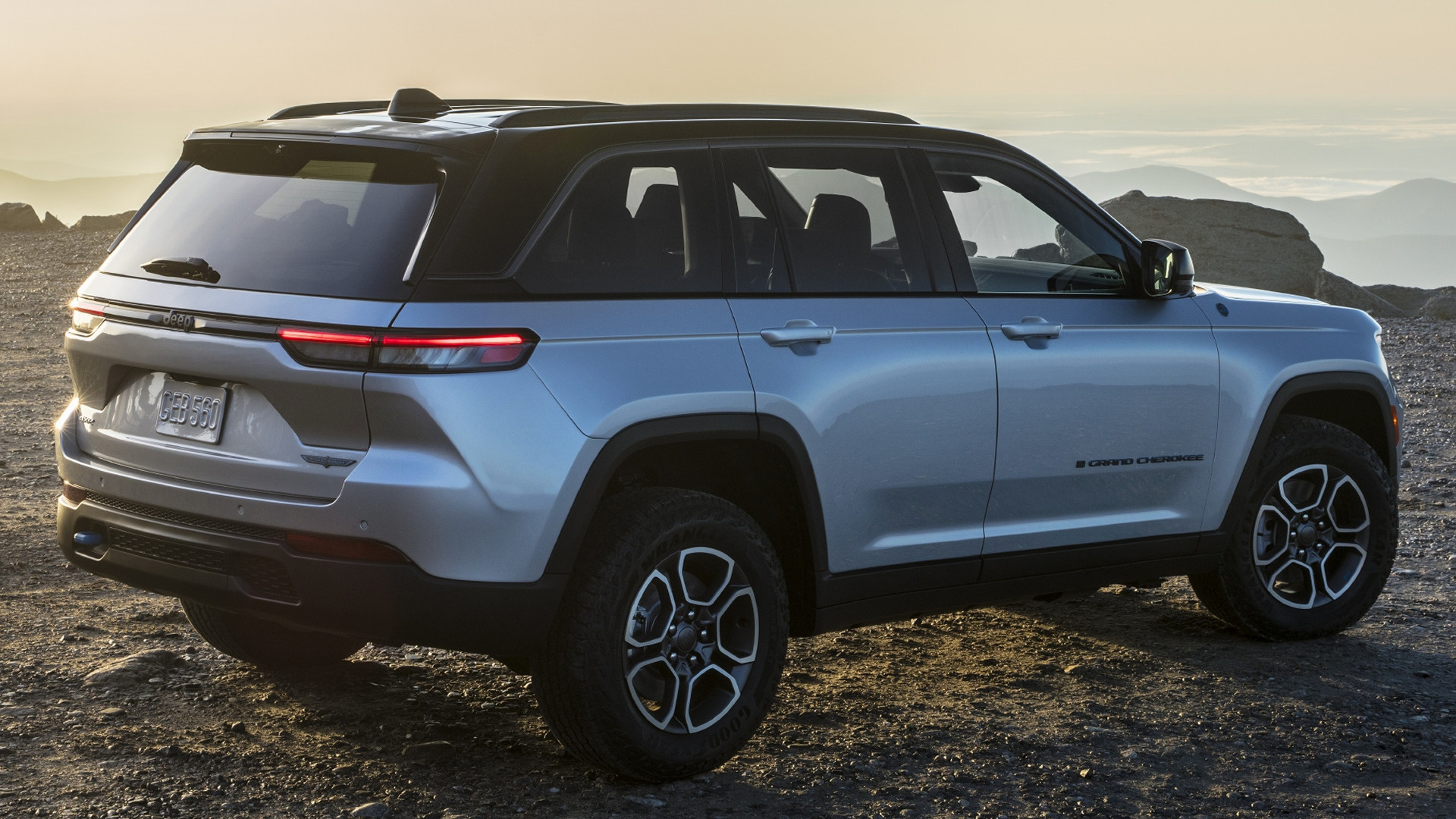 2022 Jeep Grand Cherokee Trailhawk Wallpapers