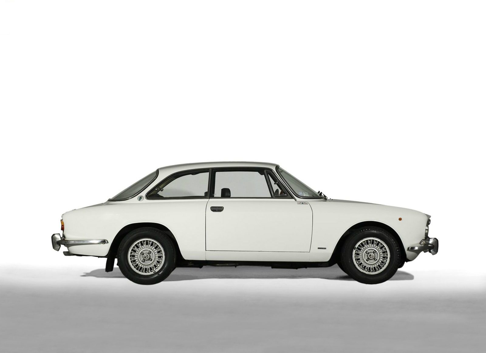 Alfa Romeo 2000 Gt Veloce Wallpapers