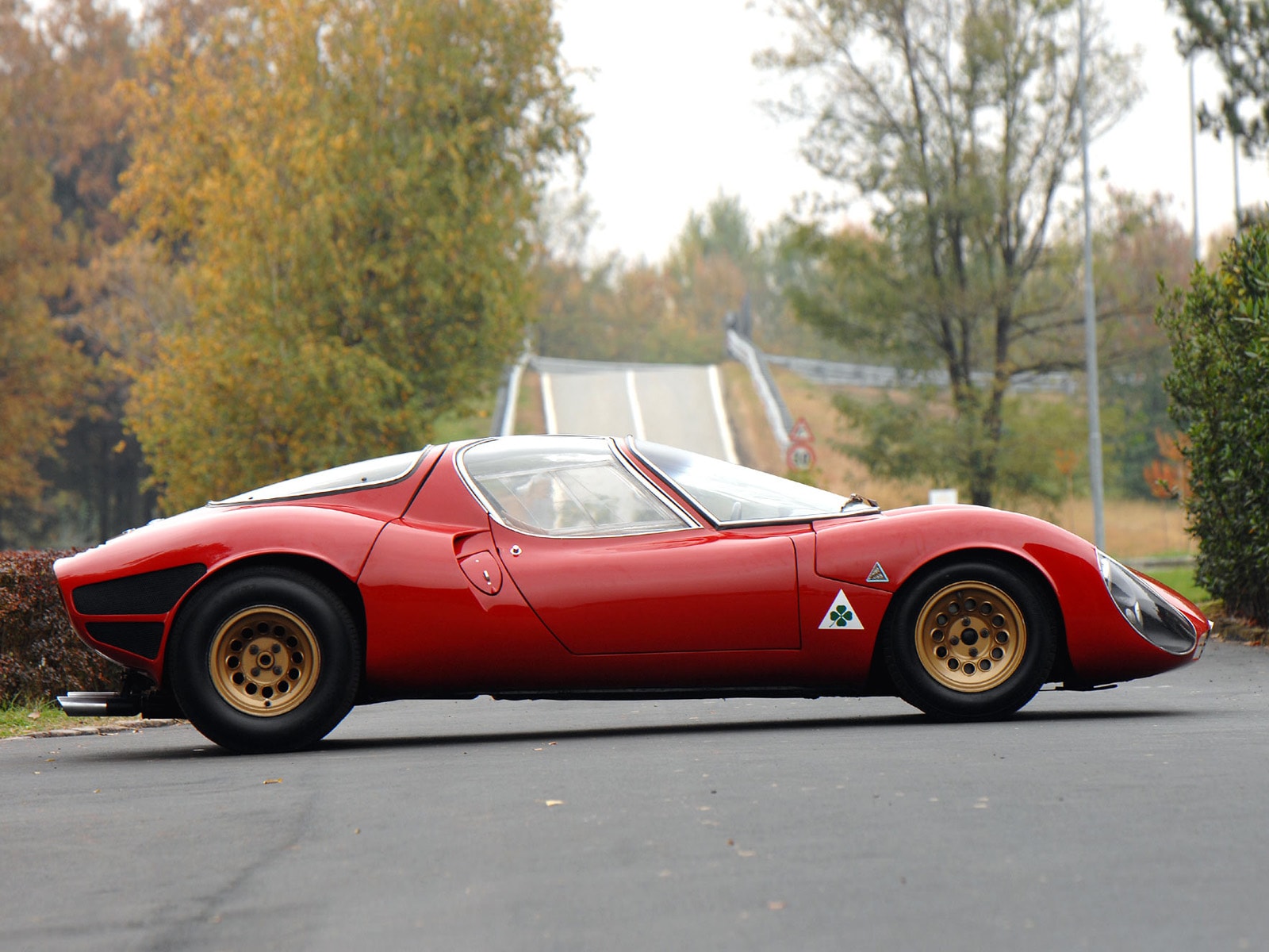 Alfa Romeo 33 Stradale Wallpapers