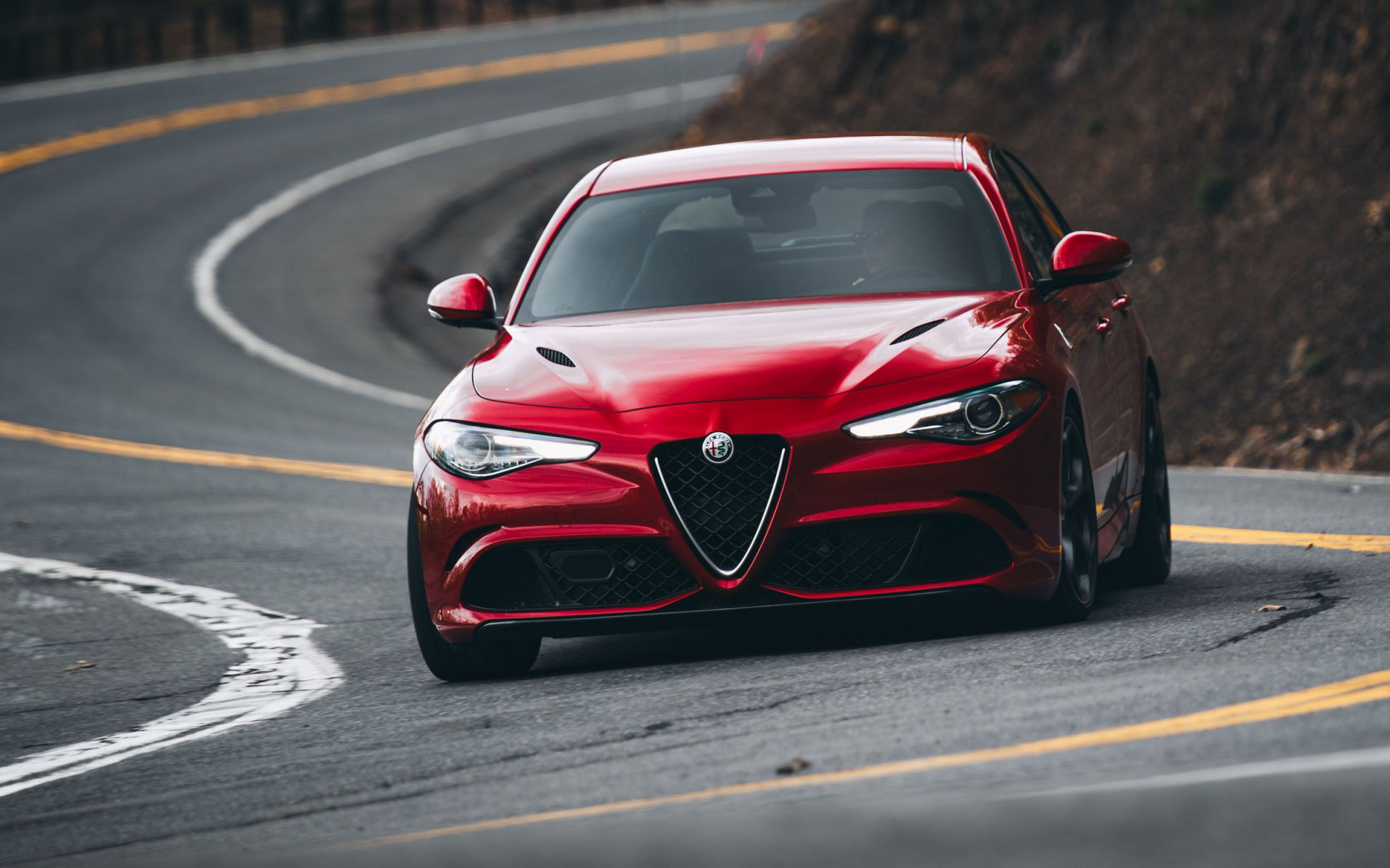 Alfa Romeo Giulia Wallpapers