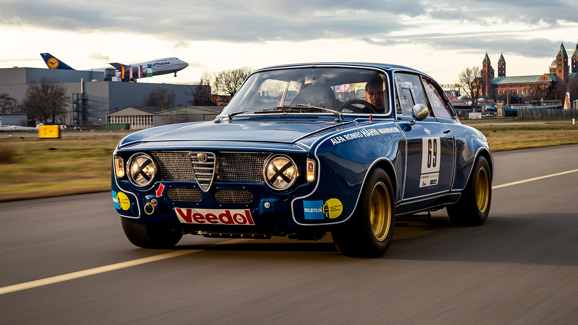 Alfa Romeo Giulia Sprint Gt Wallpapers