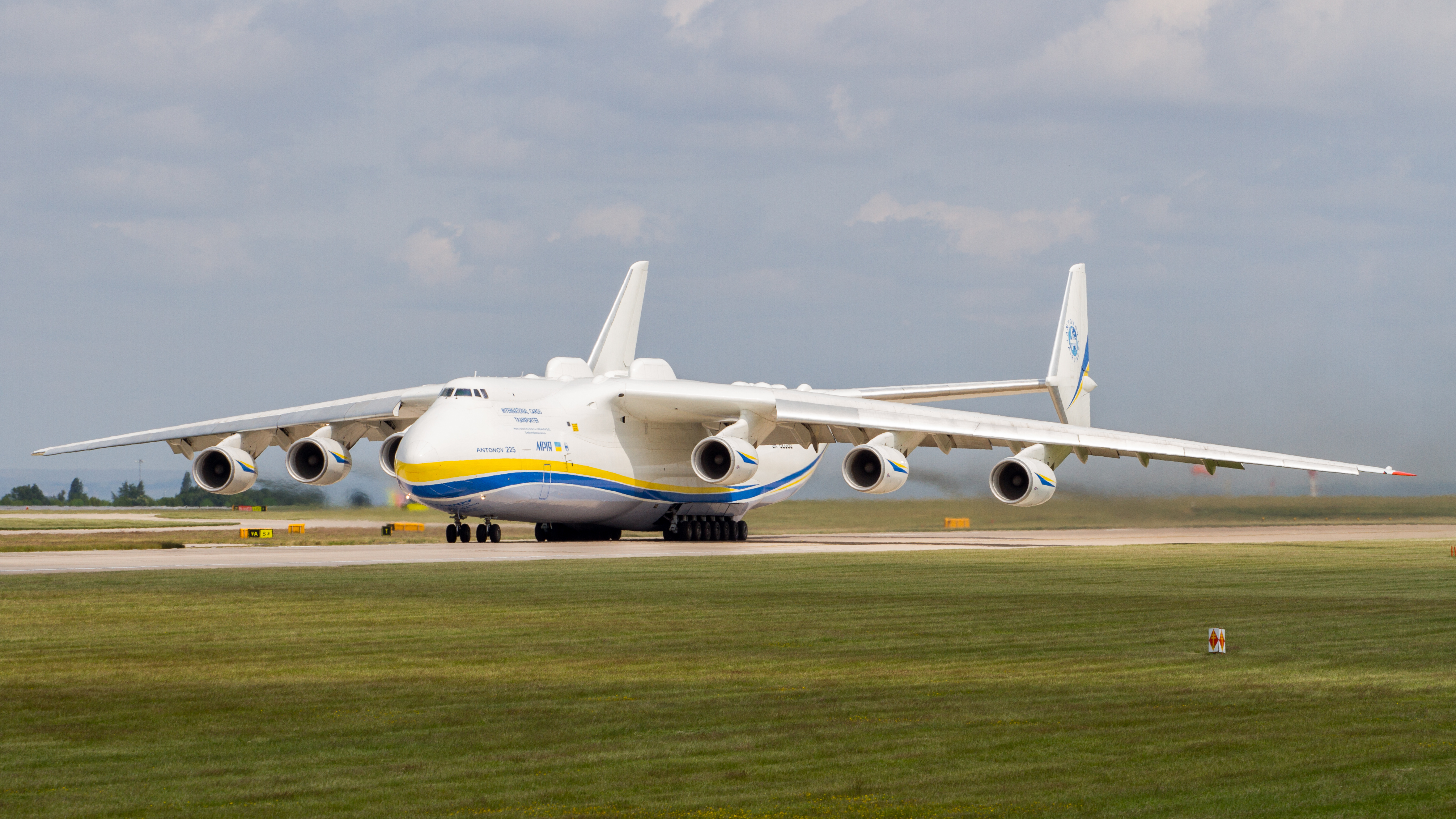 Antonov An-225 Mriya Wallpapers