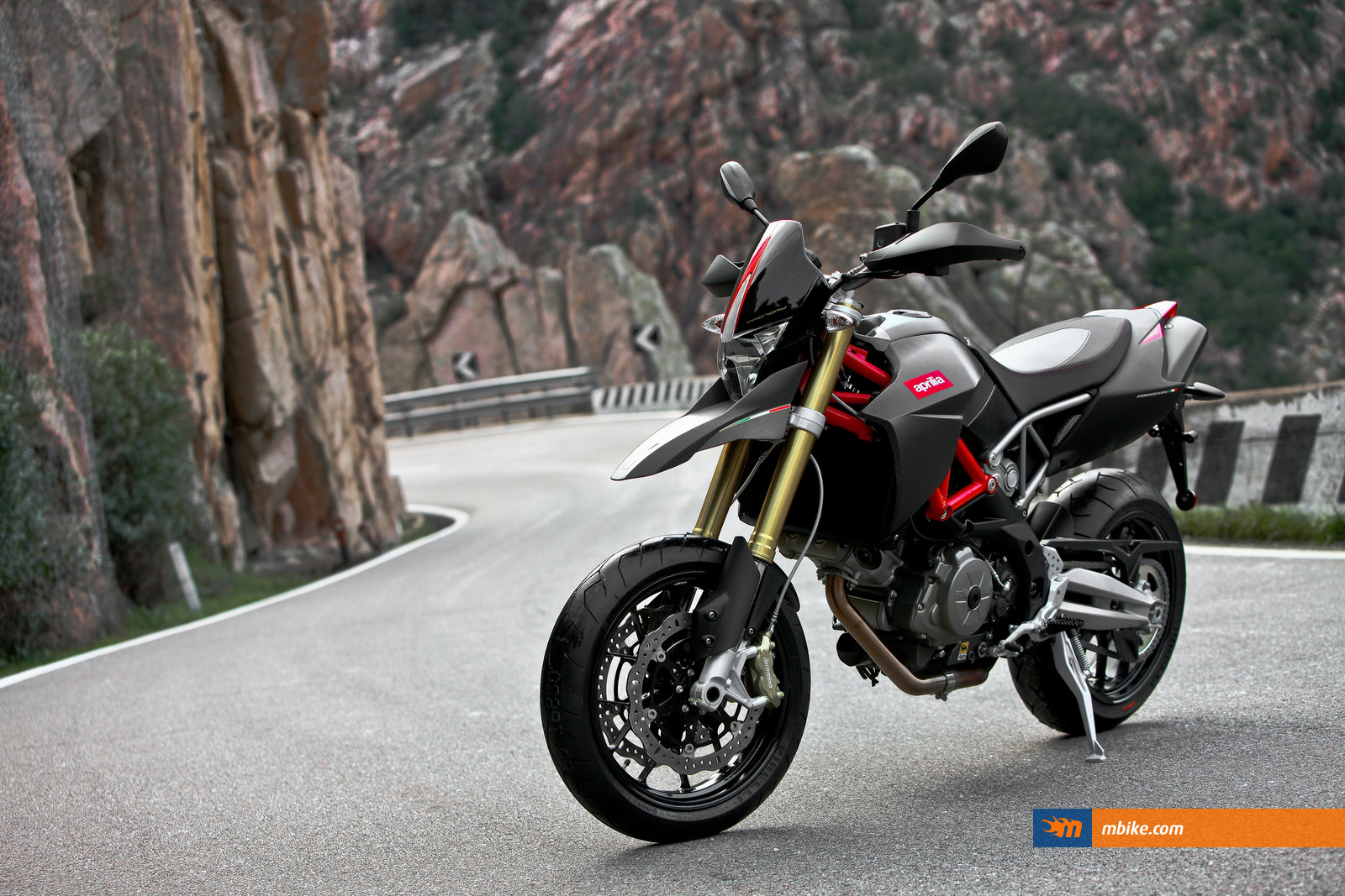 Aprilia Dorsoduro Wallpapers