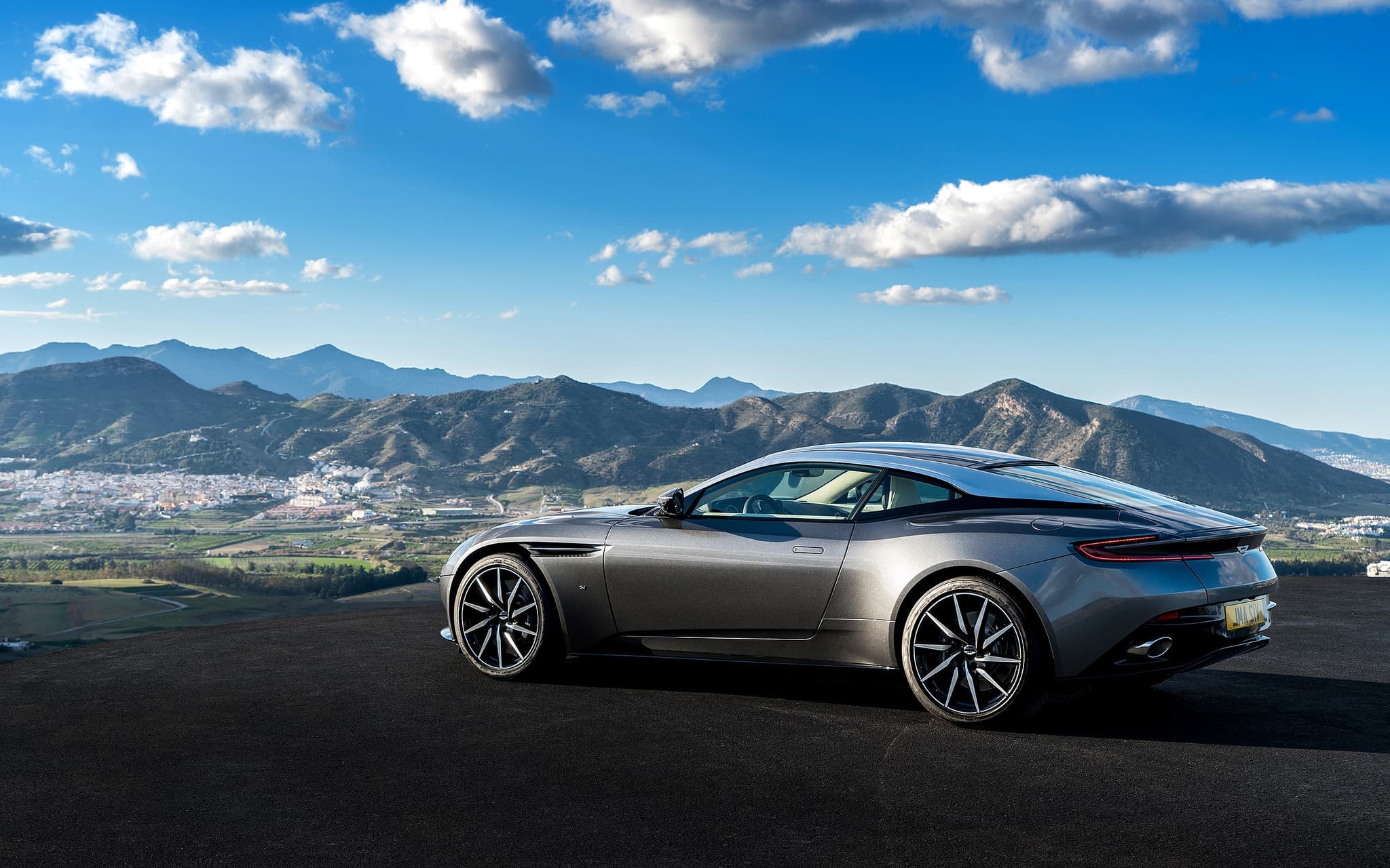 Aston Martin Db11 Volante 2018 Wallpapers