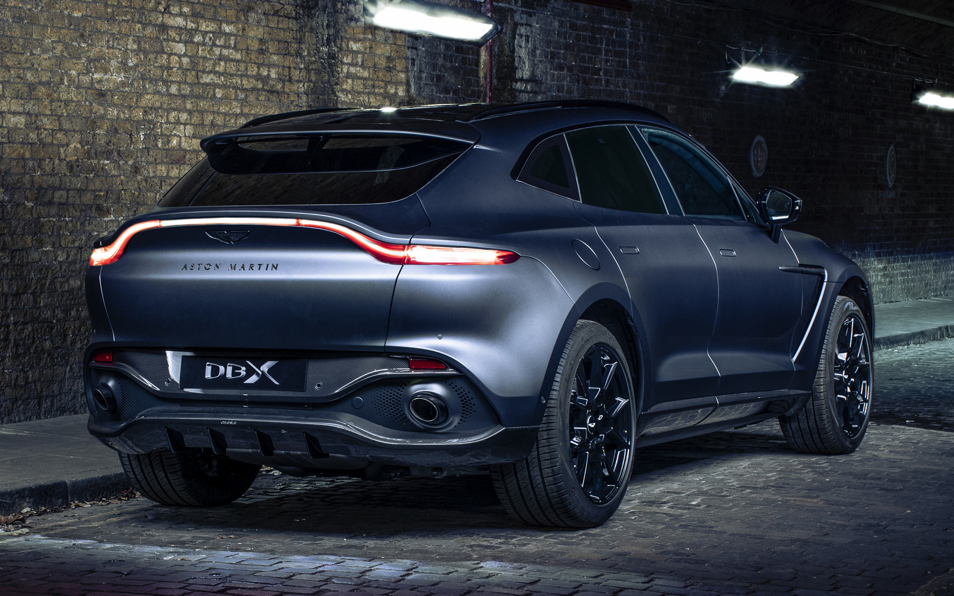 Aston Martin Dbx Wallpapers