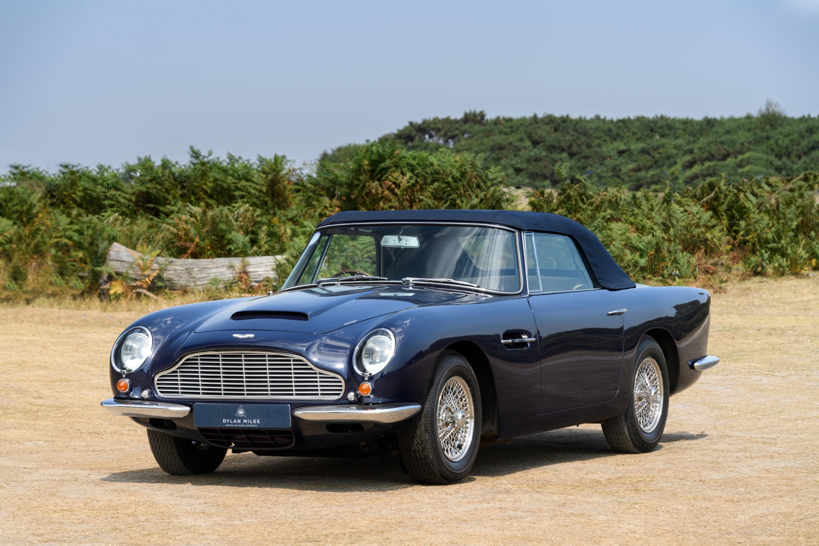 Aston Martin Retro 1965-66 Volante Wallpapers