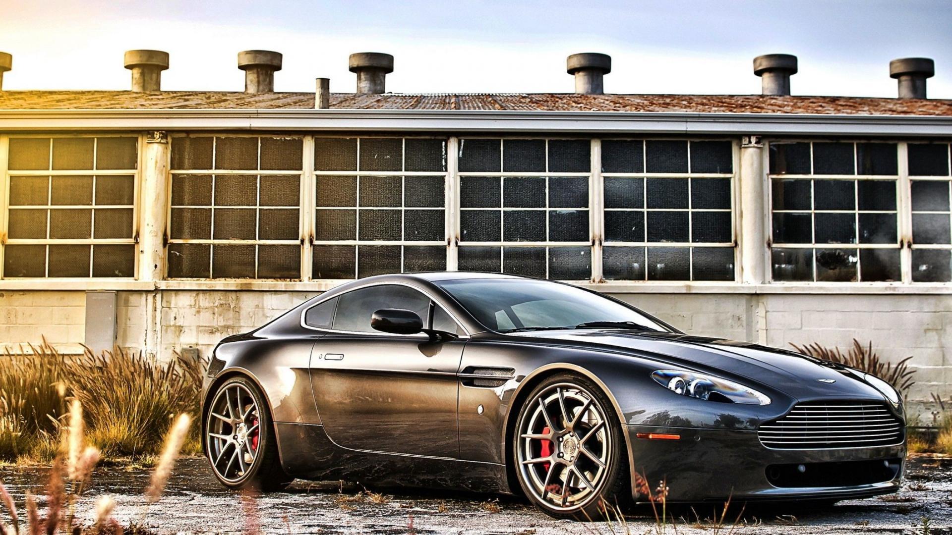 Aston Martin V8 Wallpapers