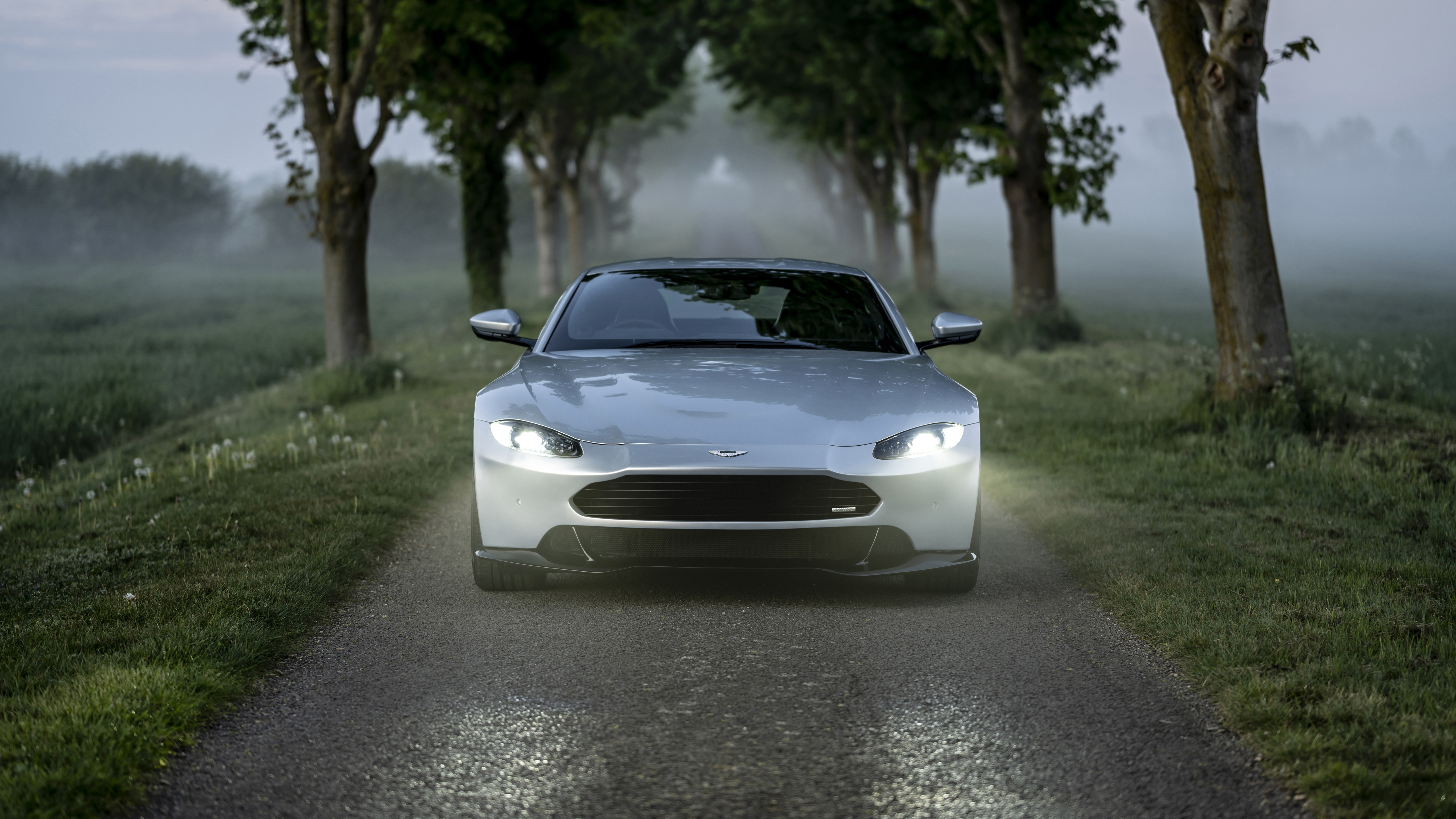 Aston Martin V8 Vantage Wallpapers