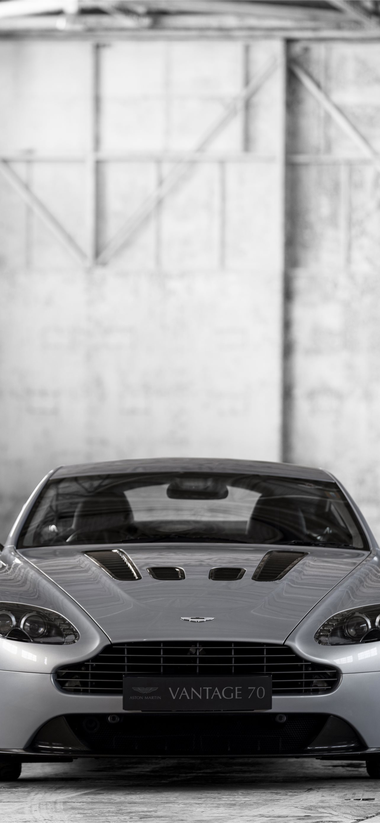 Aston Martin V8 Vantage Wallpapers