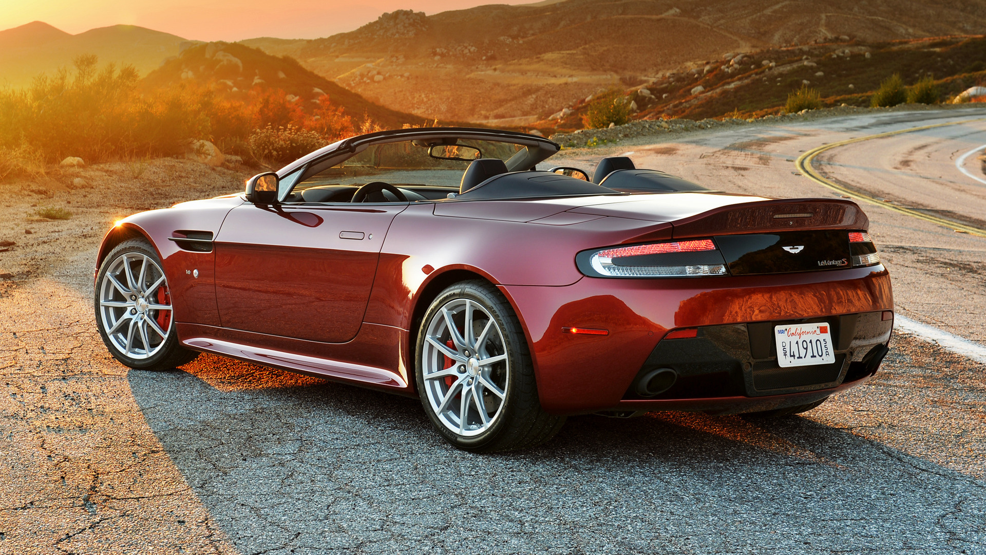 Aston Martin V8 Vantage S Roadster Wallpapers