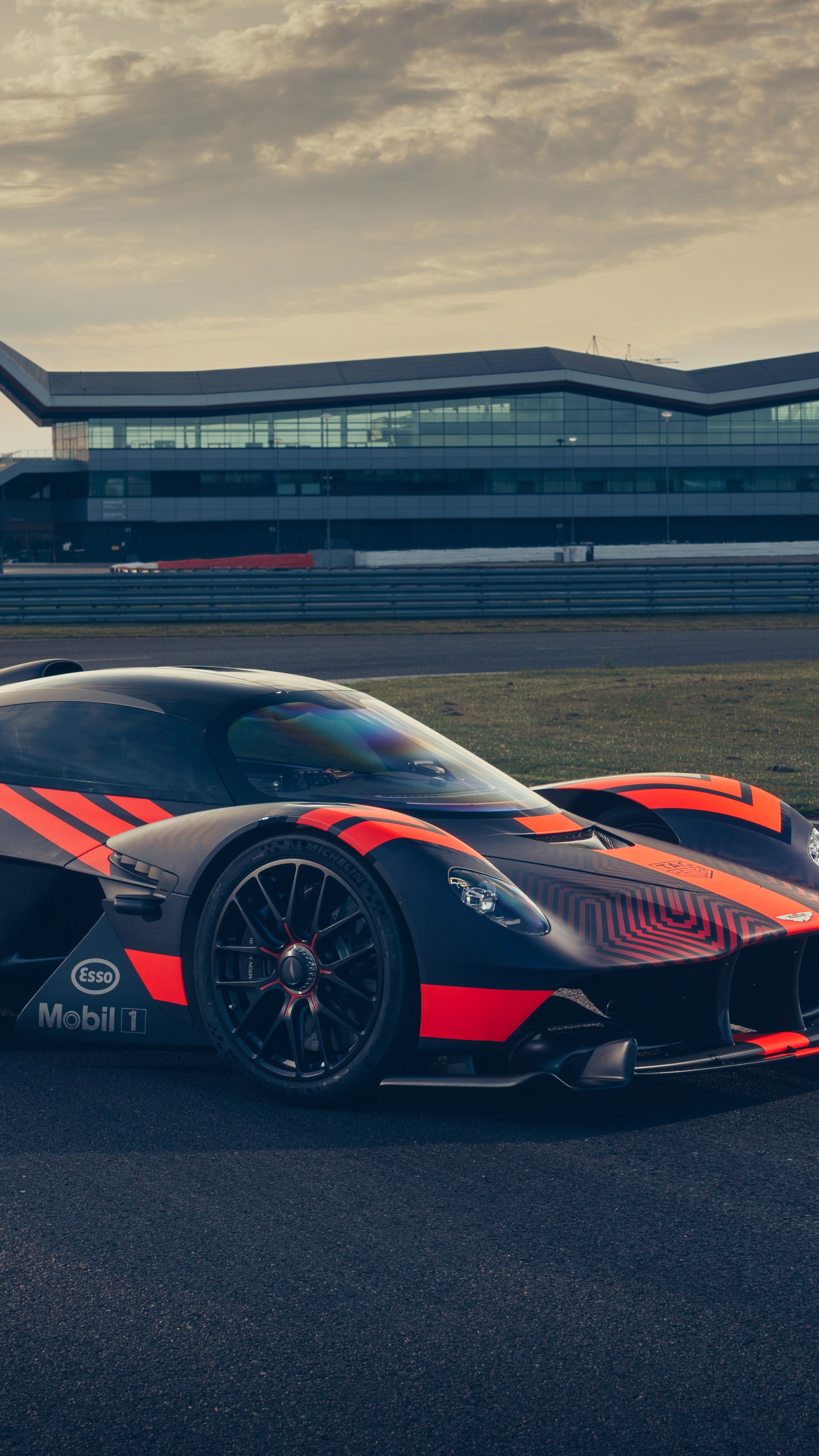 Aston Martin Valkyrie Wallpapers