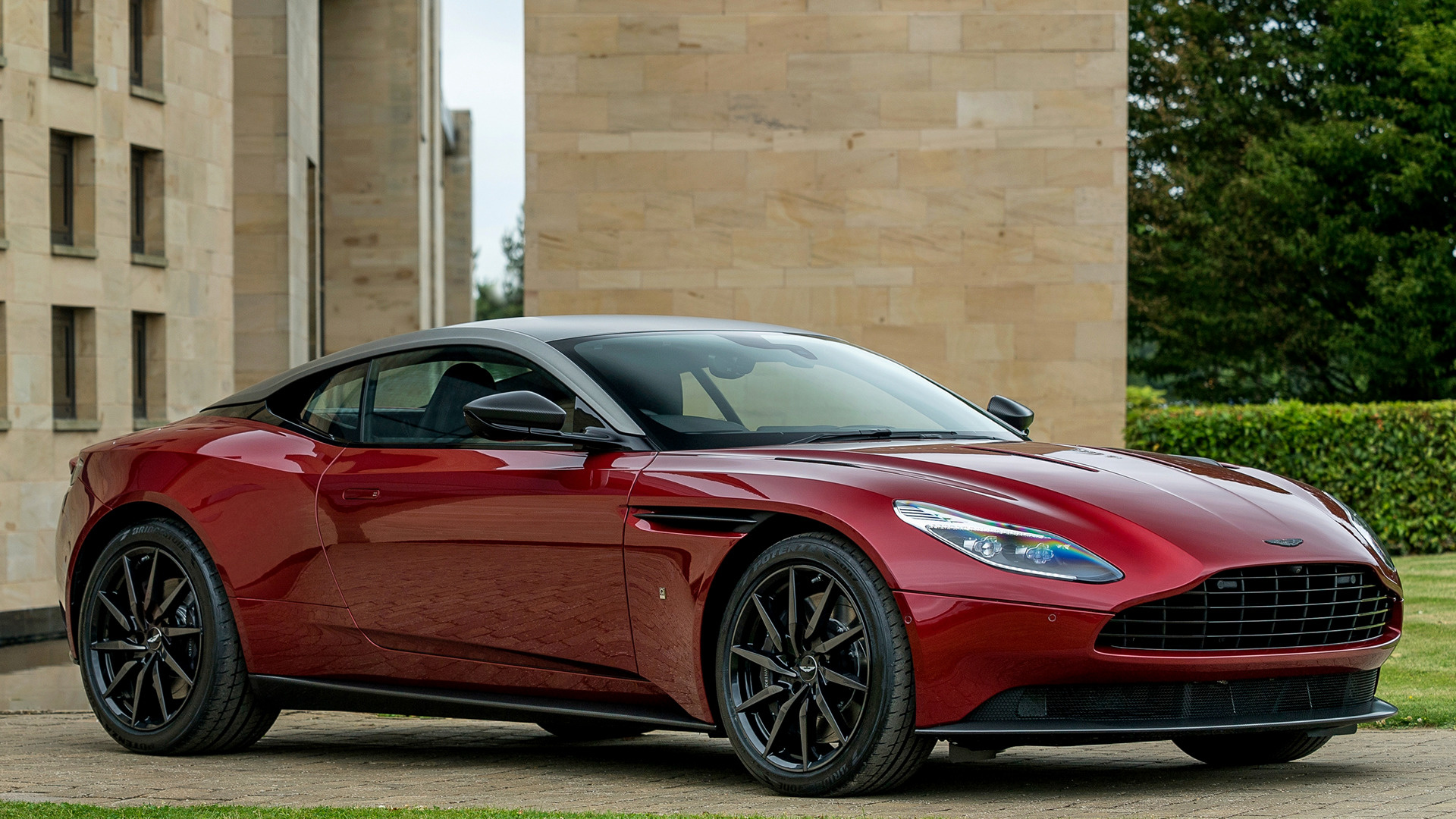 Aston Martin Vanquish Q Wallpapers