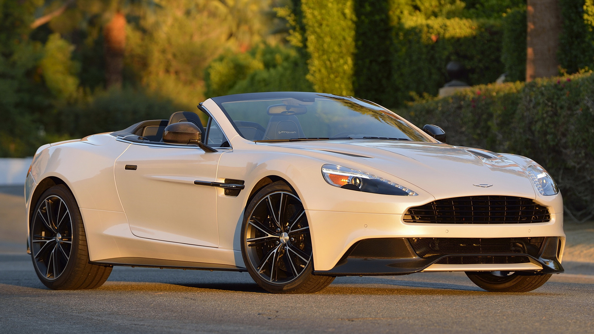 Aston Martin Vanquish Volante Wallpapers