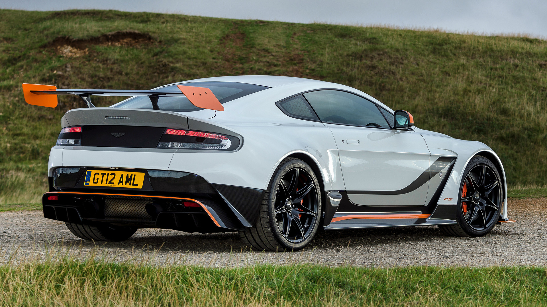 Aston Martin Vantage Gt12 Wallpapers