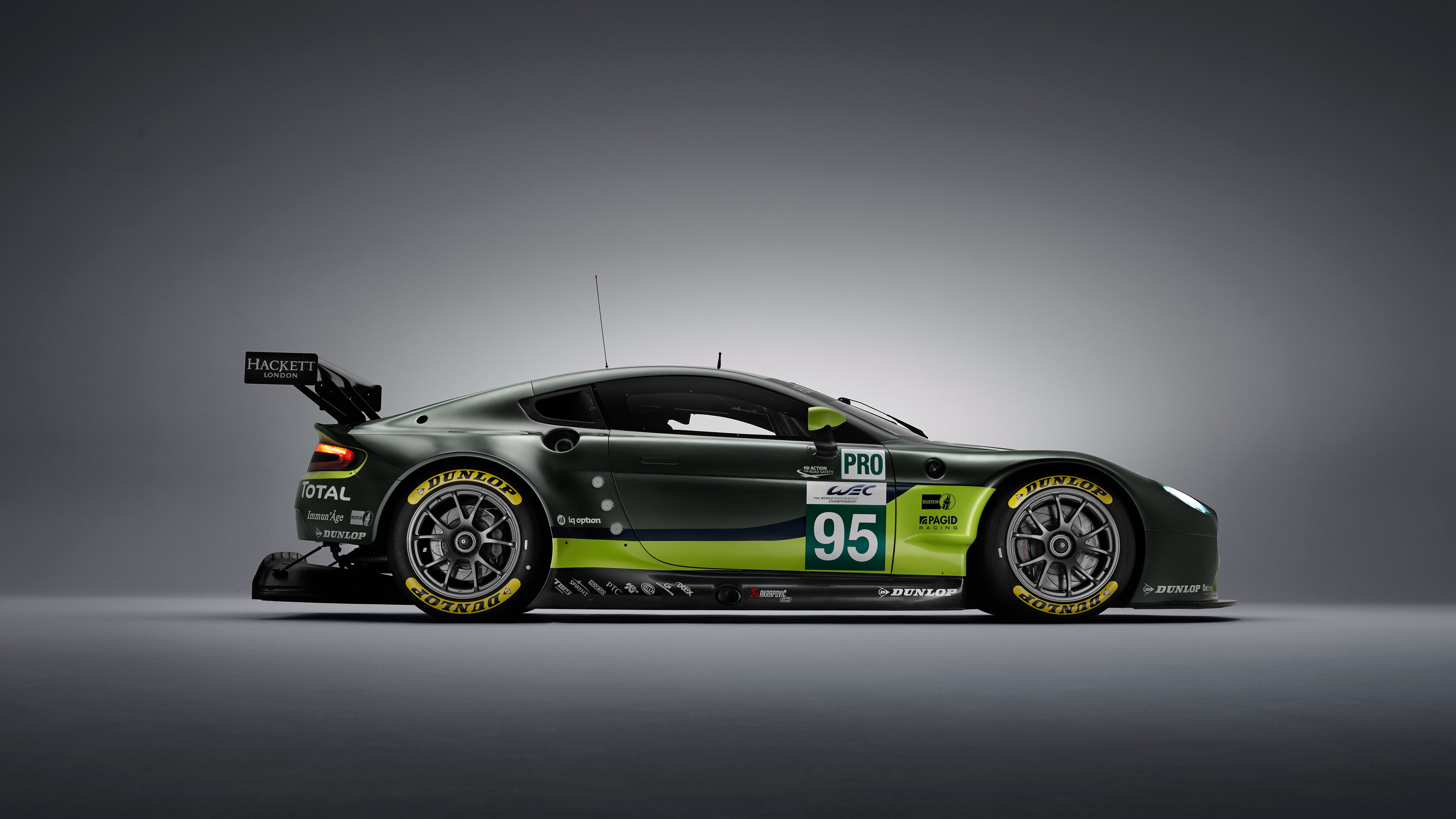 Aston Martin Vantage Gt2 Wallpapers